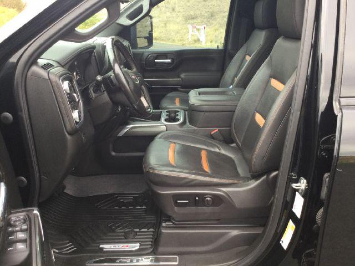 2021 Onyx Black /Jet Black w/Kalahari Accents GMC Sierra 2500HD 4WD Crew Cab Standard Bed AT4 (1GT49PEY7MF) with an Duramax 6.6L V-8 diesel direct injection engine, 10-speed automatic transmission, located at 1801 Main Street, Lewiston, 83501, (208) 743-9371, 46.417065, -117.004799 - Photo#6