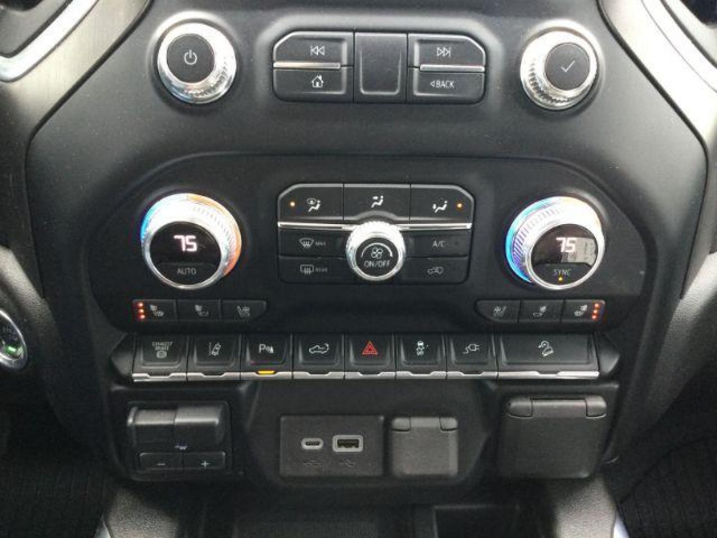 2021 Onyx Black /Jet Black w/Kalahari Accents GMC Sierra 2500HD 4WD Crew Cab Standard Bed AT4 (1GT49PEY7MF) with an Duramax 6.6L V-8 diesel direct injection engine, 10-speed automatic transmission, located at 1801 Main Street, Lewiston, 83501, (208) 743-9371, 46.417065, -117.004799 - Photo#17