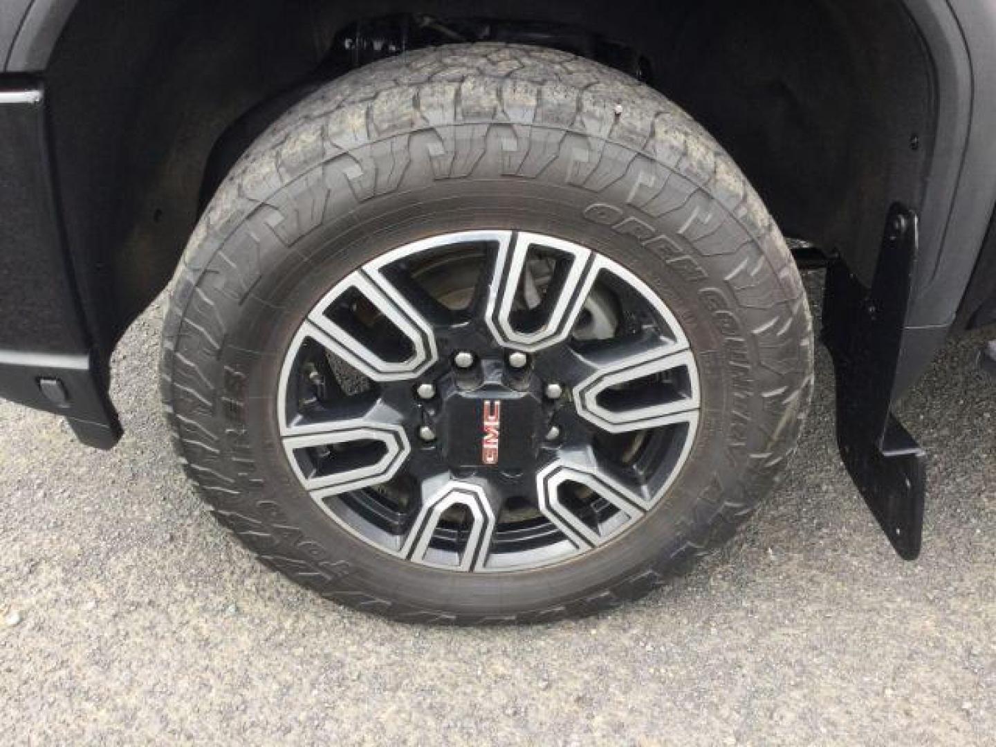 2021 Onyx Black /Jet Black w/Kalahari Accents GMC Sierra 2500HD 4WD Crew Cab Standard Bed AT4 (1GT49PEY7MF) with an Duramax 6.6L V-8 diesel direct injection engine, 10-speed automatic transmission, located at 1801 Main Street, Lewiston, 83501, (208) 743-9371, 46.417065, -117.004799 - Photo#21