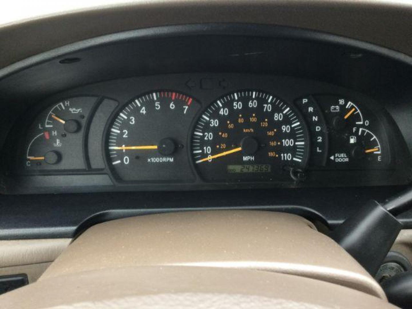 2003 Imperial Jade Mica /Oak Leather Toyota Tundra Limited V8 (5TBBT48163S) with an I-FORCE 4.7L V-8 DOHC engine, 4 speed automatic transmission, located at 1801 Main Street, Lewiston, 83501, (208) 743-9371, 46.417065, -117.004799 - Photo#17