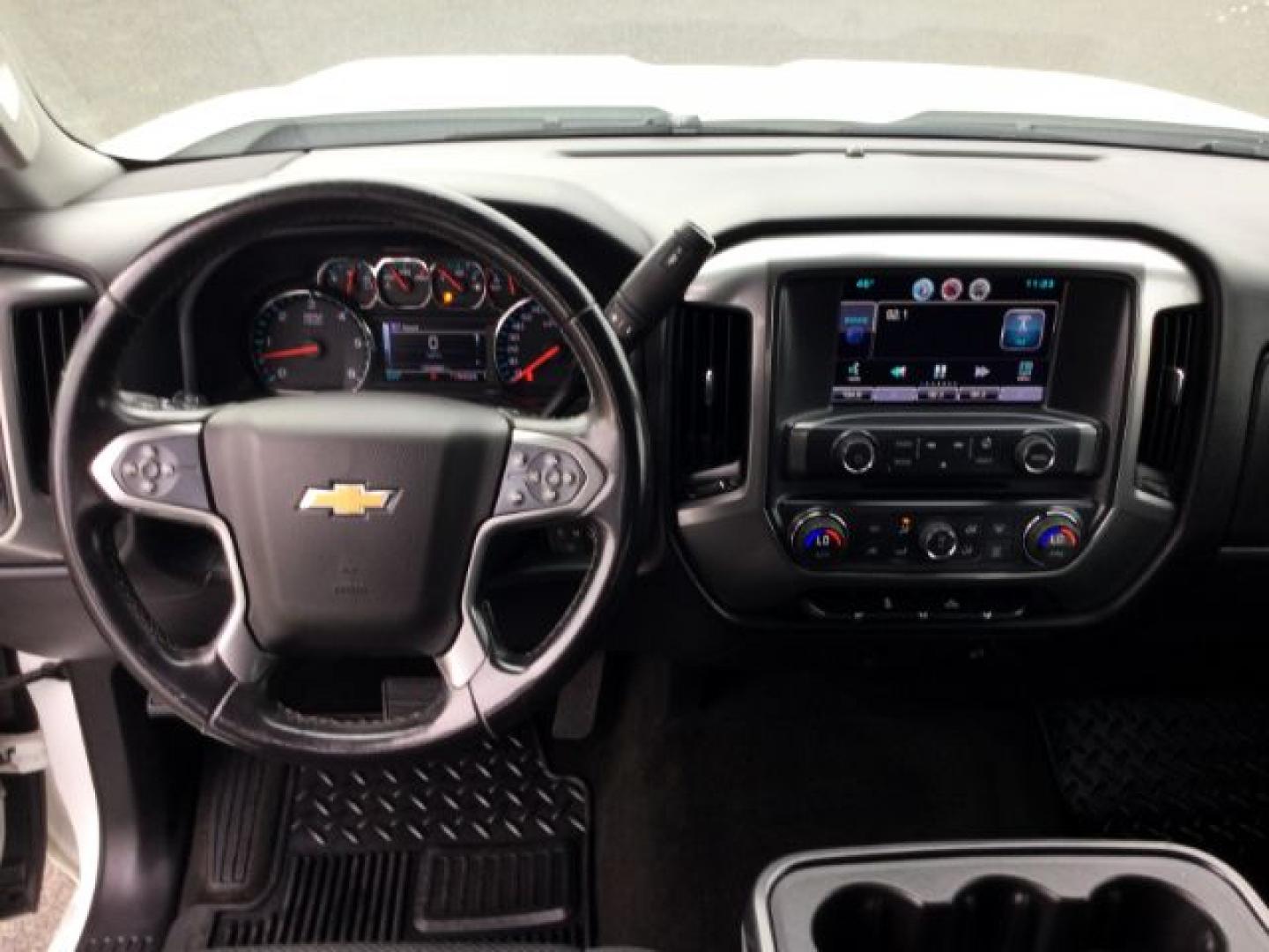 2015 Summit White /Dark Ash/Jet Black Chevrolet 2500 Crew Cab 4x4 LT (1GC1KVEG0FF) with an Vortec 6L V-8 variable valve control engine, 6-Speed Automatic transmission, located at 1801 Main Street, Lewiston, 83501, (208) 743-9371, 46.417065, -117.004799- Photo#7