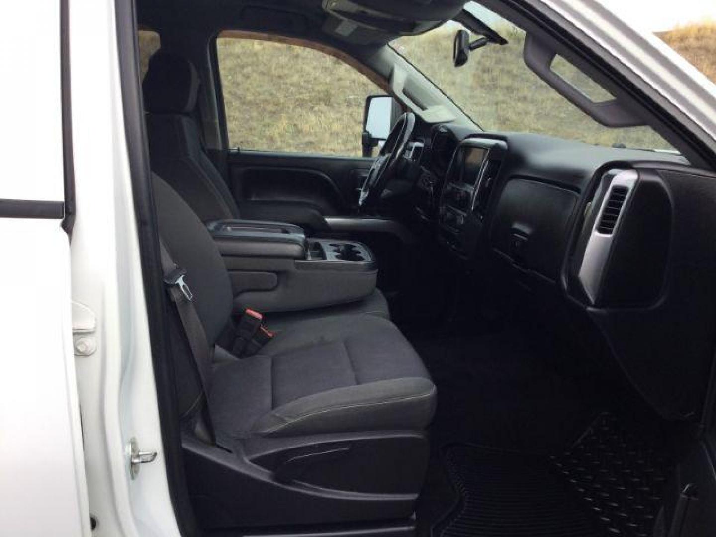 2015 Summit White /Dark Ash/Jet Black Chevrolet Silverado 2500HD LT (1GC1KVEG0FF) with an Vortec 6L V-8 variable valve control engine, 6-Speed Automatic transmission, located at 1801 Main Street, Lewiston, 83501, (208) 743-9371, 46.417065, -117.004799 - Photo#14