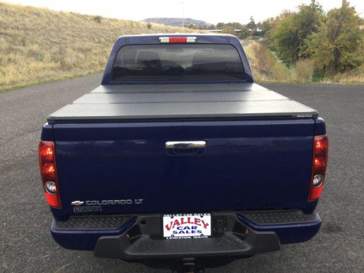 2012 Deep Navy /Ebony Chevrolet Colorado 1LT (1GCHTCFE0C8) with an 3.7L I-5 DOHC engine, Automatic, 4-Spd w/Overdrive transmission, located at 1801 Main Street, Lewiston, 83501, (208) 743-9371, 46.417065, -117.004799 - Photo#9