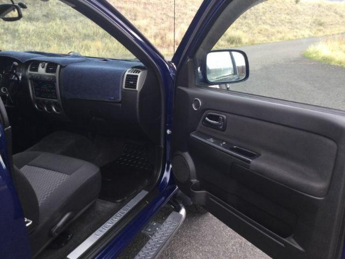 2012 Deep Navy /Ebony Chevrolet Colorado 1LT (1GCHTCFE0C8) with an 3.7L I-5 DOHC engine, Automatic, 4-Spd w/Overdrive transmission, located at 1801 Main Street, Lewiston, 83501, (208) 743-9371, 46.417065, -117.004799 - Photo#14