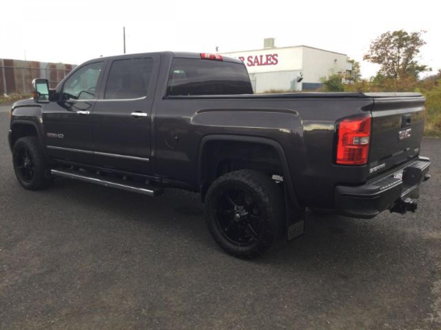 2015 Iridium Metallic /Dark Ash/Jet Black GMC 3500 Crew 4x4 SLT (1GT423C85FF) with an 6.6L V8 OHV 32V TURBO DIESEL engine, 6-Speed Automatic transmission, located at 1801 Main Street, Lewiston, 83501, (208) 743-9371, 46.417065, -117.004799- Photo#21