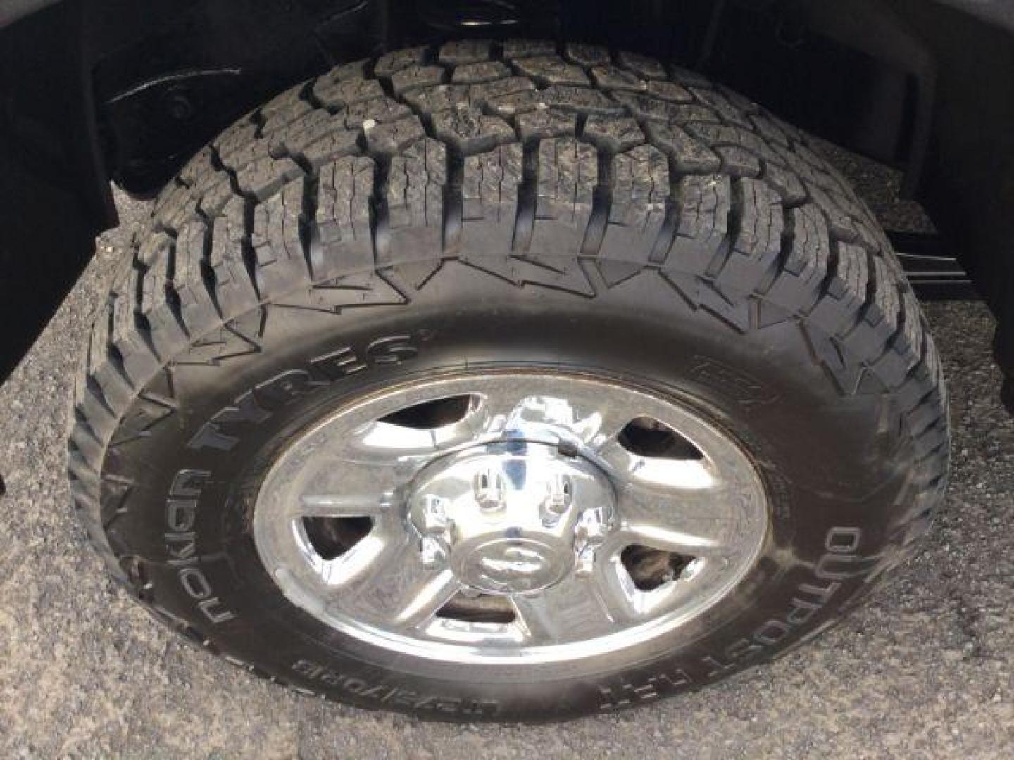 2013 Bright White Clearcoat /Diesel Gray/Black RAM 3500 SLT Crew Cab LWB 4WD (3C63R3HL8DG) with an 6.7L L6 OHV 24V TURBO DIESEL engine, 6-Speed Manual Transmission transmission, located at 1801 Main Street, Lewiston, 83501, (208) 743-9371, 46.417065, -117.004799 - Photo#12