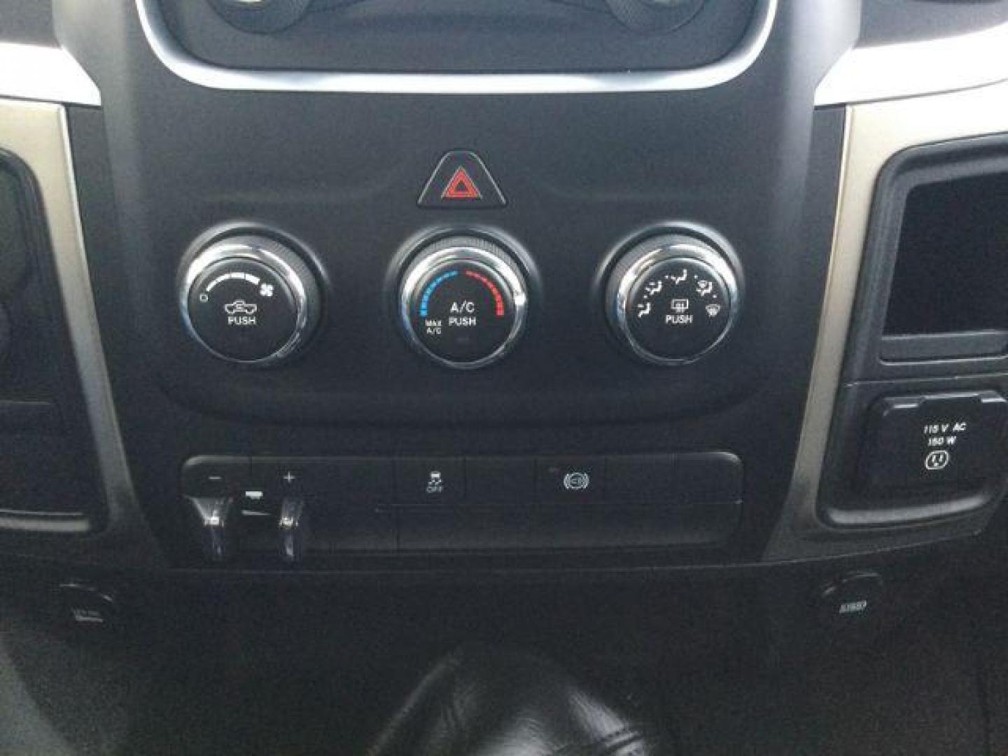 2013 Bright White Clearcoat /Diesel Gray/Black RAM 3500 SLT Crew Cab LWB 4WD (3C63R3HL8DG) with an 6.7L L6 OHV 24V TURBO DIESEL engine, 6-Speed Manual Transmission transmission, located at 1801 Main Street, Lewiston, 83501, (208) 743-9371, 46.417065, -117.004799 - Photo#18