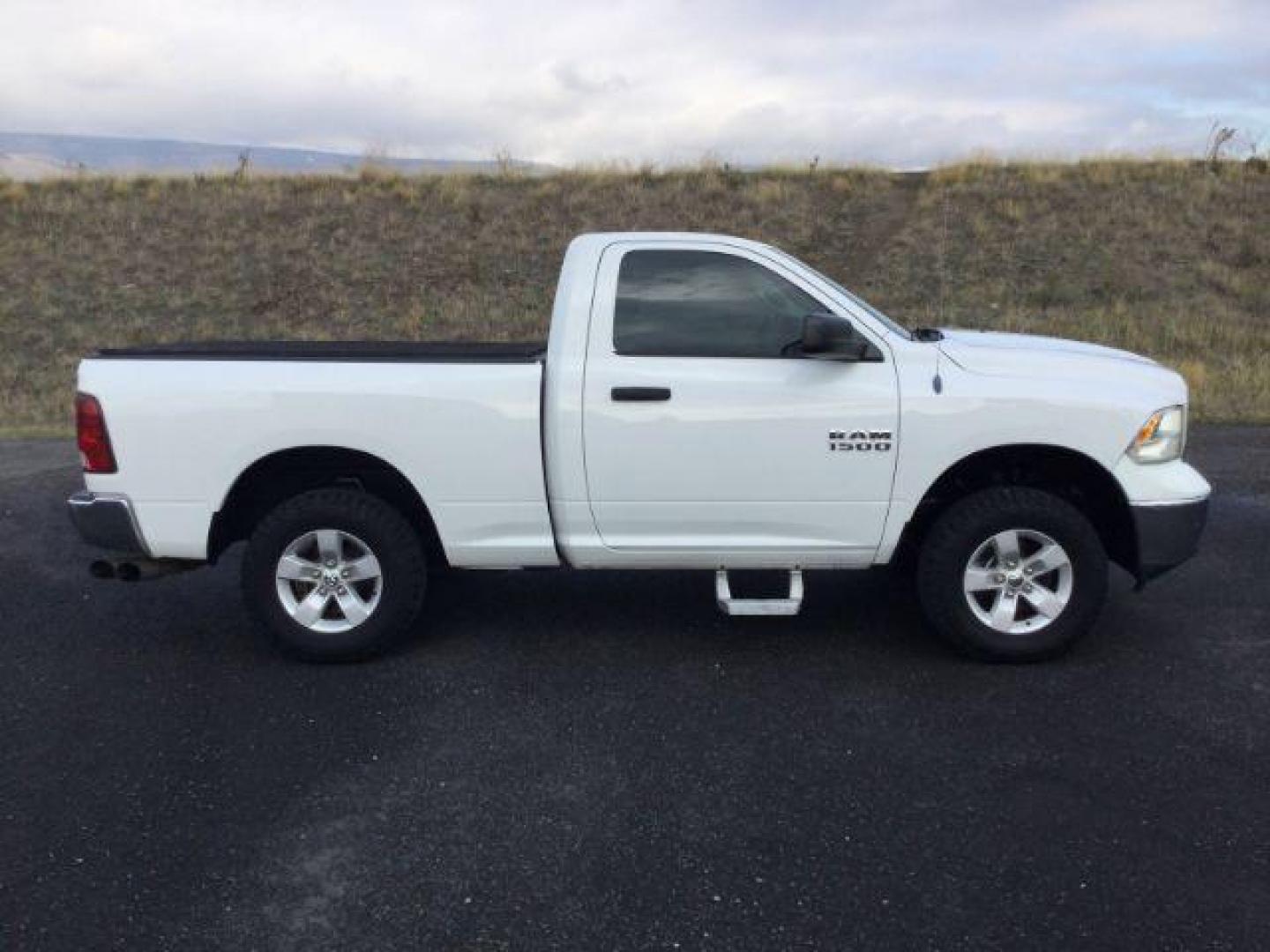 2013 Bright White Clearcoat Ram 1500 Tradesman (3C6JR7AP3DG) , located at 1801 Main Street, Lewiston, 83501, (208) 743-9371, 46.417065, -117.004799 - Photo#5