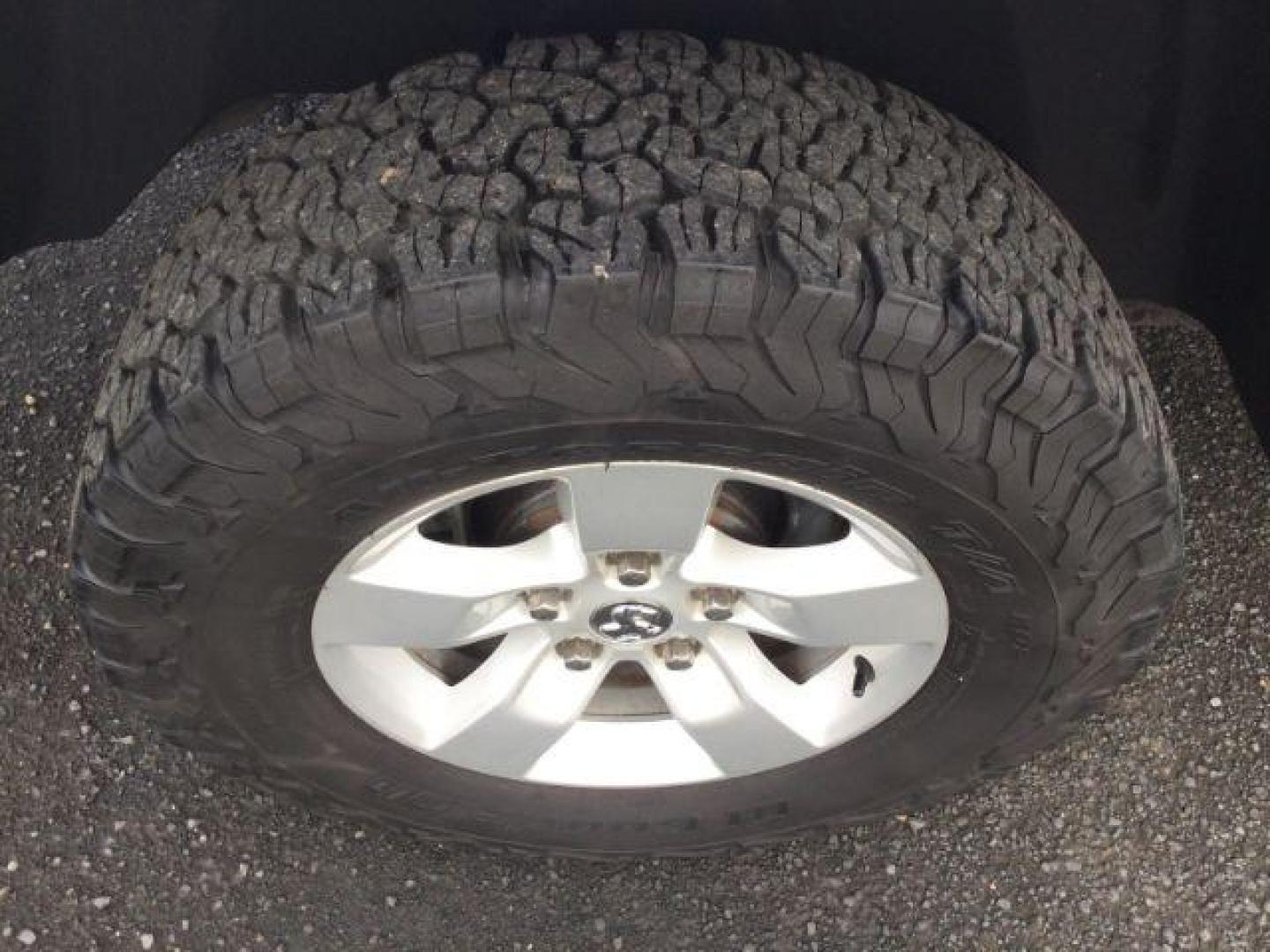 2013 Bright White Clearcoat Ram 1500 Tradesman (3C6JR7AP3DG) , located at 1801 Main Street, Lewiston, 83501, (208) 743-9371, 46.417065, -117.004799 - Photo#9