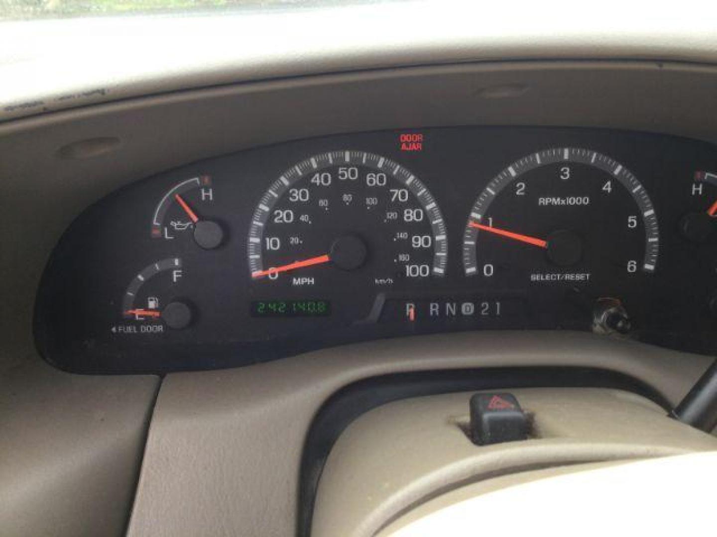 2002 Black Clearcoat /Leather Ford F150 Crew Cab 4x4 Lariat (1FTRW08LX2K) with an 5.4 V8 engine, Auto transmission, located at 1801 Main Street, Lewiston, 83501, (208) 743-9371, 46.417065, -117.004799 - Photo#11