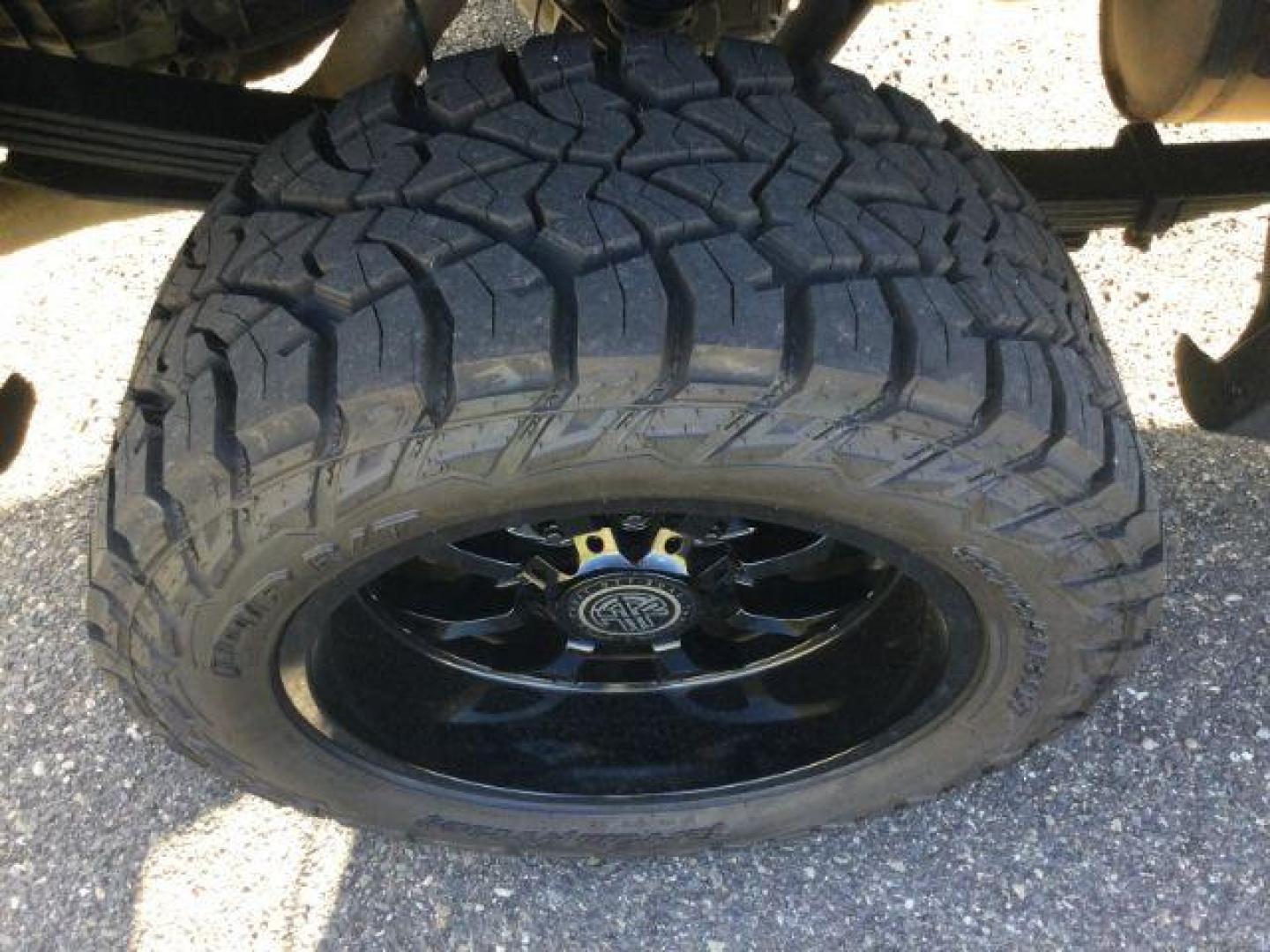 2014 Summit White /Black Cloth GMC 2500 Crew Cab 4x4 Crew Cab SLE 4WD (1GT120CGXEF) with an 6.0L V8 engine, 6-Speed Automatic transmission, located at 1801 Main Street, Lewiston, 83501, (208) 743-9371, 46.417065, -117.004799 - Photo#7