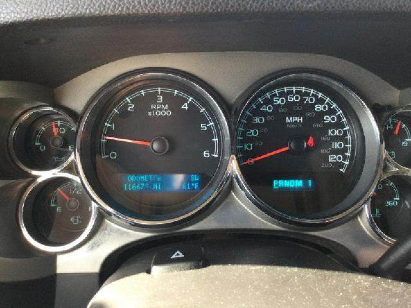 2014 Summit White /Black Cloth GMC 2500 Crew Cab 4x4 Crew Cab SLE 4WD (1GT120CGXEF) with an 6.0L V8 engine, 6-Speed Automatic transmission, located at 1801 Main Street, Lewiston, 83501, (208) 743-9371, 46.417065, -117.004799 - Photo#9