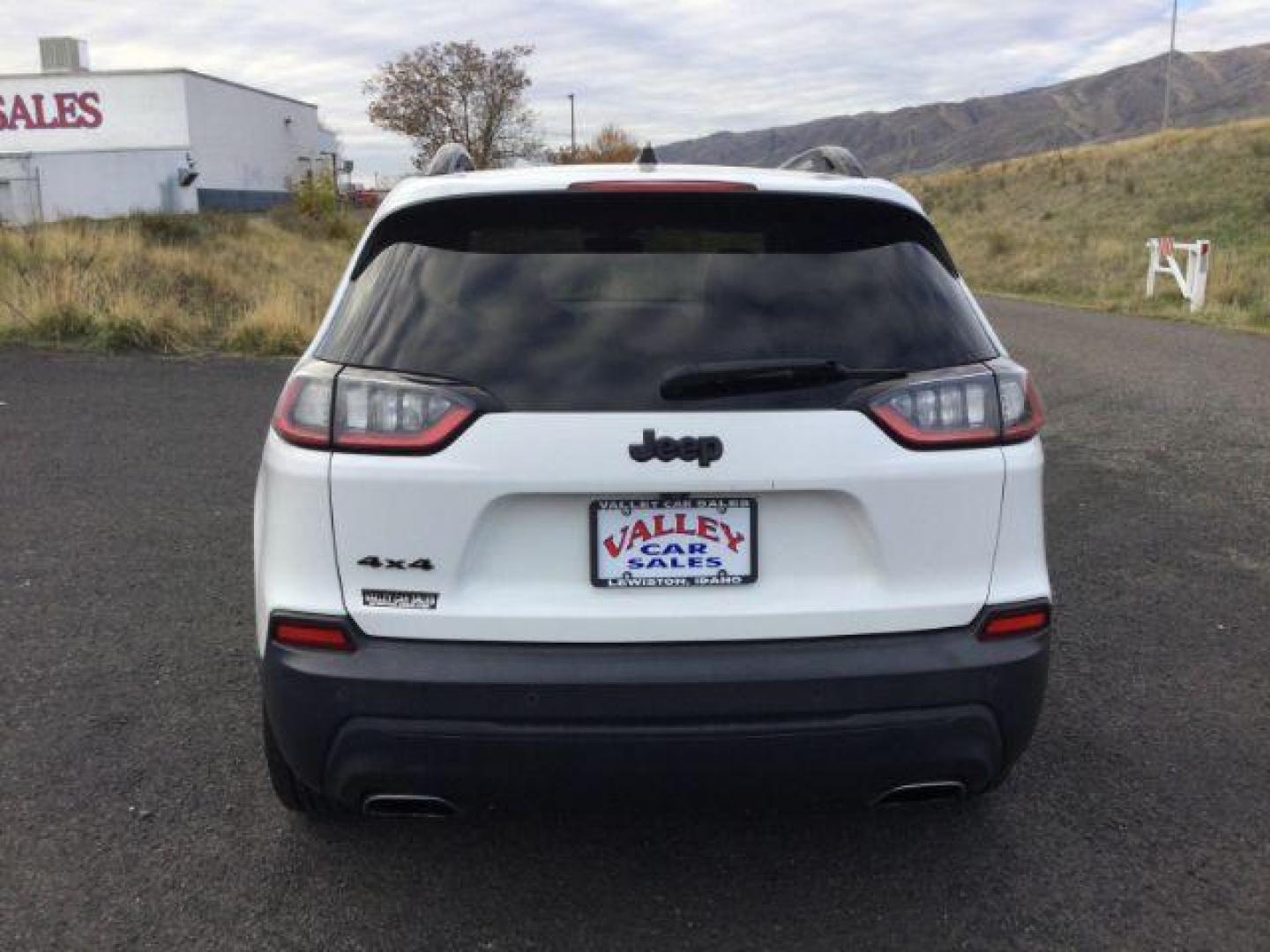 2019 Bright White Clearcoat /Black Jeep Cherokee Altitude 4x4 (1C4PJMLN7KD) with an 2L I-4 gasoline direct injection engine, Auto transmission, located at 1801 Main Street, Lewiston, 83501, (208) 743-9371, 46.417065, -117.004799 - Photo#7