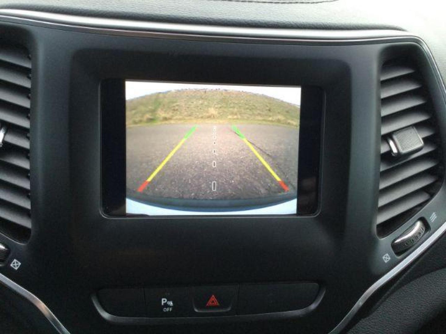 2019 Bright White Clearcoat /Black Jeep Cherokee Altitude 4x4 (1C4PJMLN7KD) with an 2L I-4 gasoline direct injection engine, Auto transmission, located at 1801 Main Street, Lewiston, 83501, (208) 743-9371, 46.417065, -117.004799 - Photo#12
