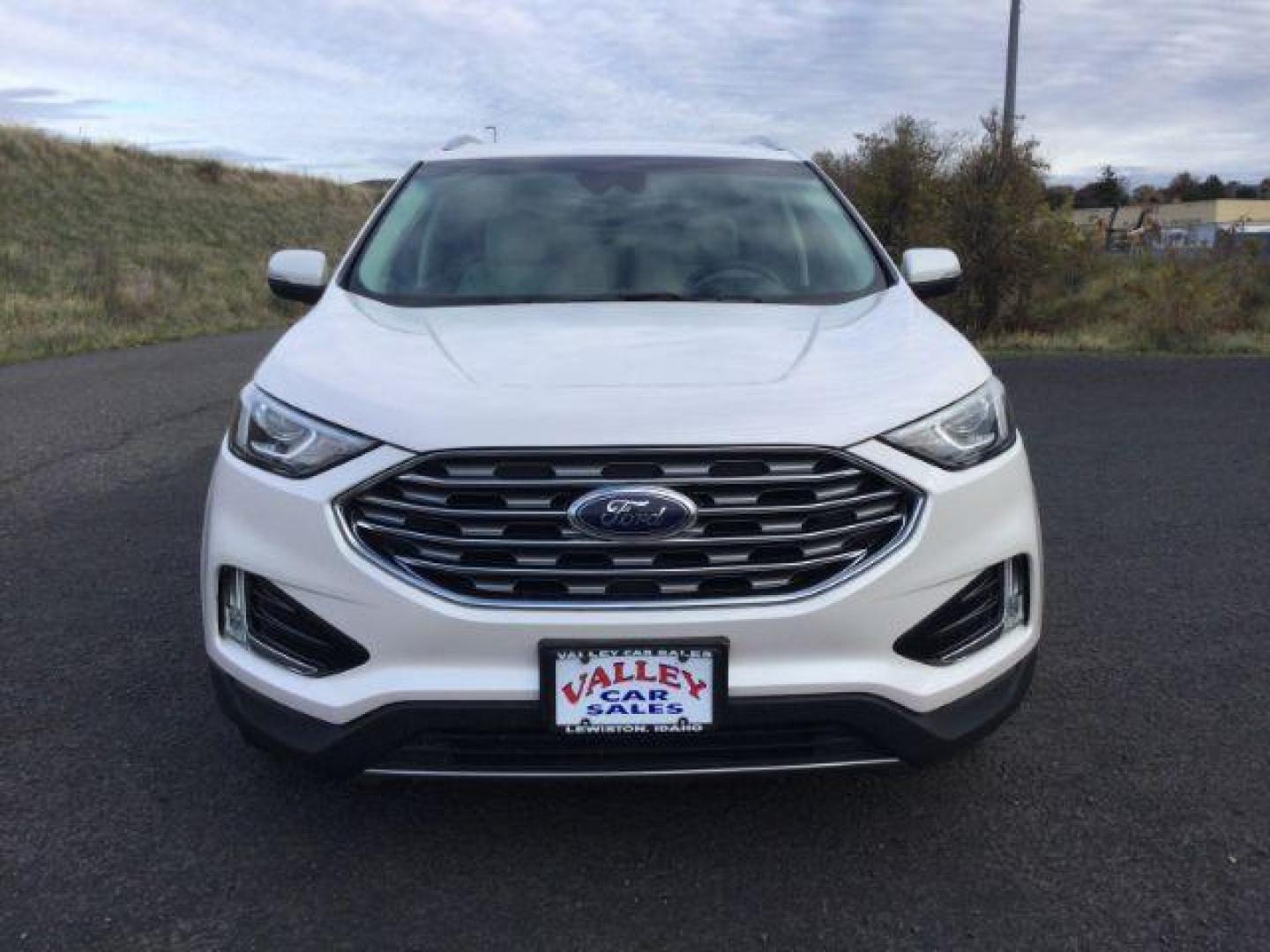 2019 White Platinum Tri-Coat Metallic /Ceramic, premium leather Ford Edge Titanium AWD (2FMPK4K98KB) with an 2.0L L4 DOHC 16V engine, 8-Speed Automatic transmission, located at 1801 Main Street, Lewiston, 83501, (208) 743-9371, 46.417065, -117.004799 - Photo#6