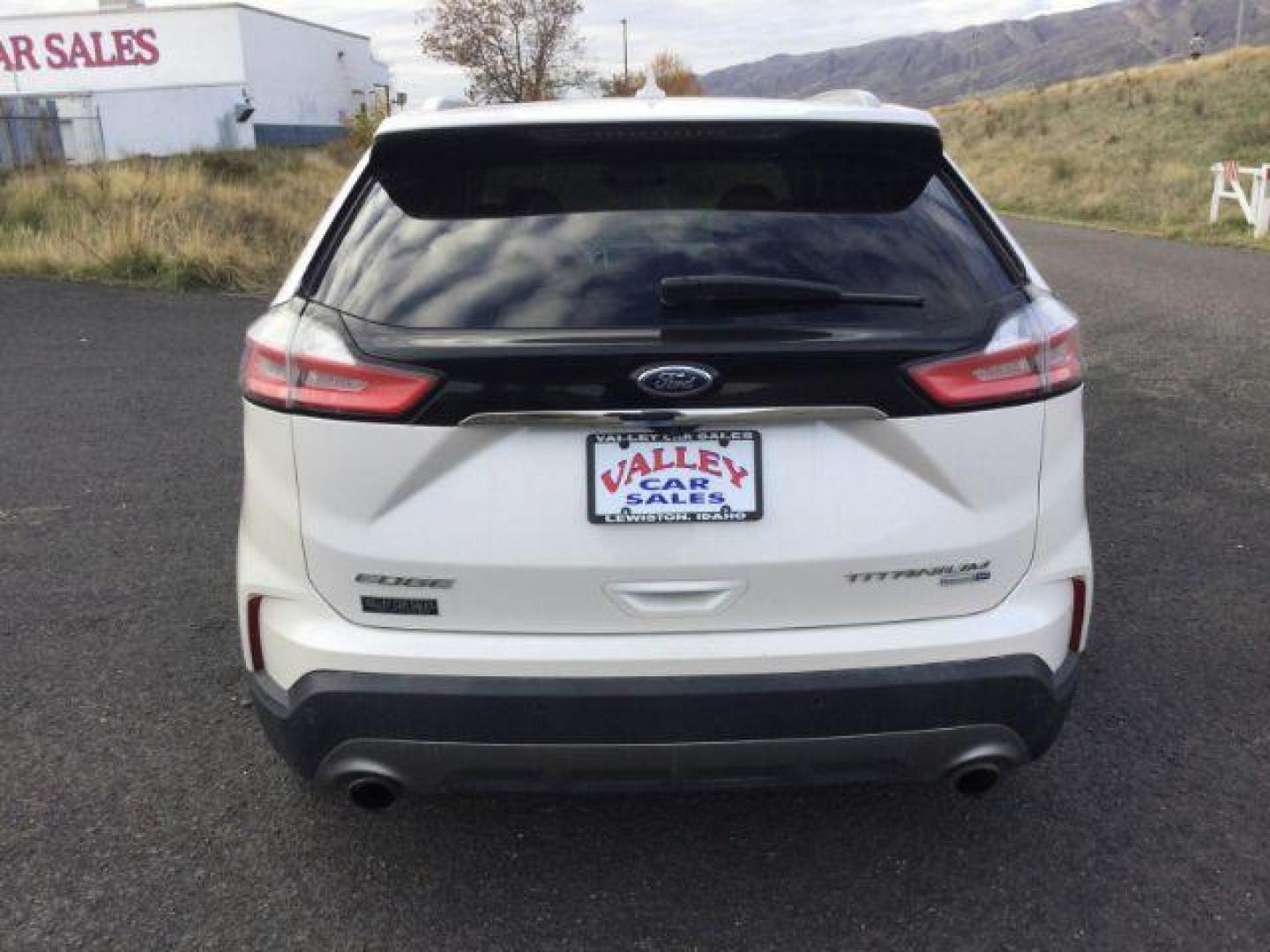 2019 White Platinum Tri-Coat Metallic /Ceramic, premium leather Ford Edge Titanium AWD (2FMPK4K98KB) with an 2.0L L4 DOHC 16V engine, 8-Speed Automatic transmission, located at 1801 Main Street, Lewiston, 83501, (208) 743-9371, 46.417065, -117.004799 - Photo#7