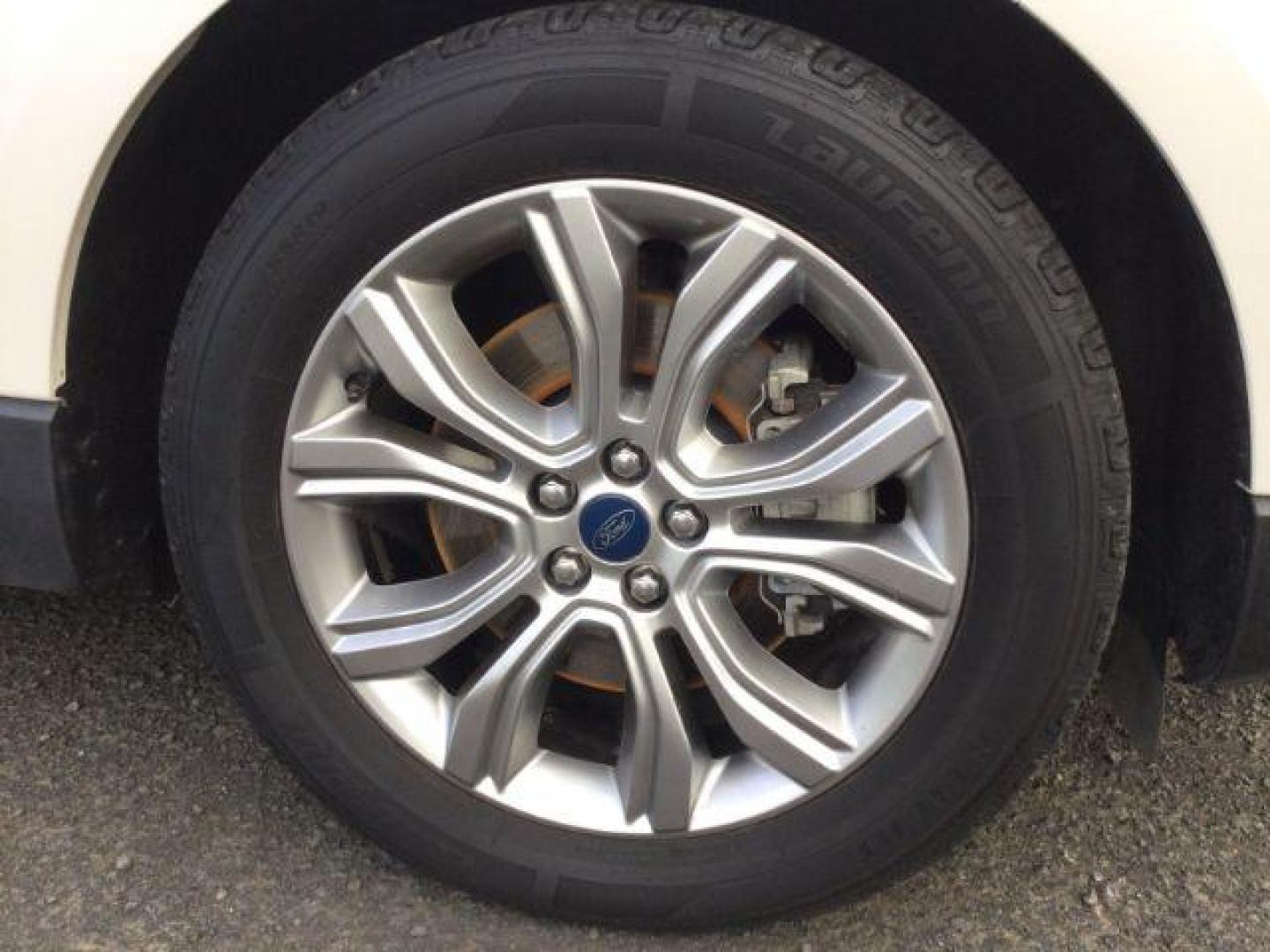 2019 White Platinum Tri-Coat Metallic /Ceramic, premium leather Ford Edge Titanium AWD (2FMPK4K98KB) with an 2.0L L4 DOHC 16V engine, 8-Speed Automatic transmission, located at 1801 Main Street, Lewiston, 83501, (208) 743-9371, 46.417065, -117.004799 - Photo#20