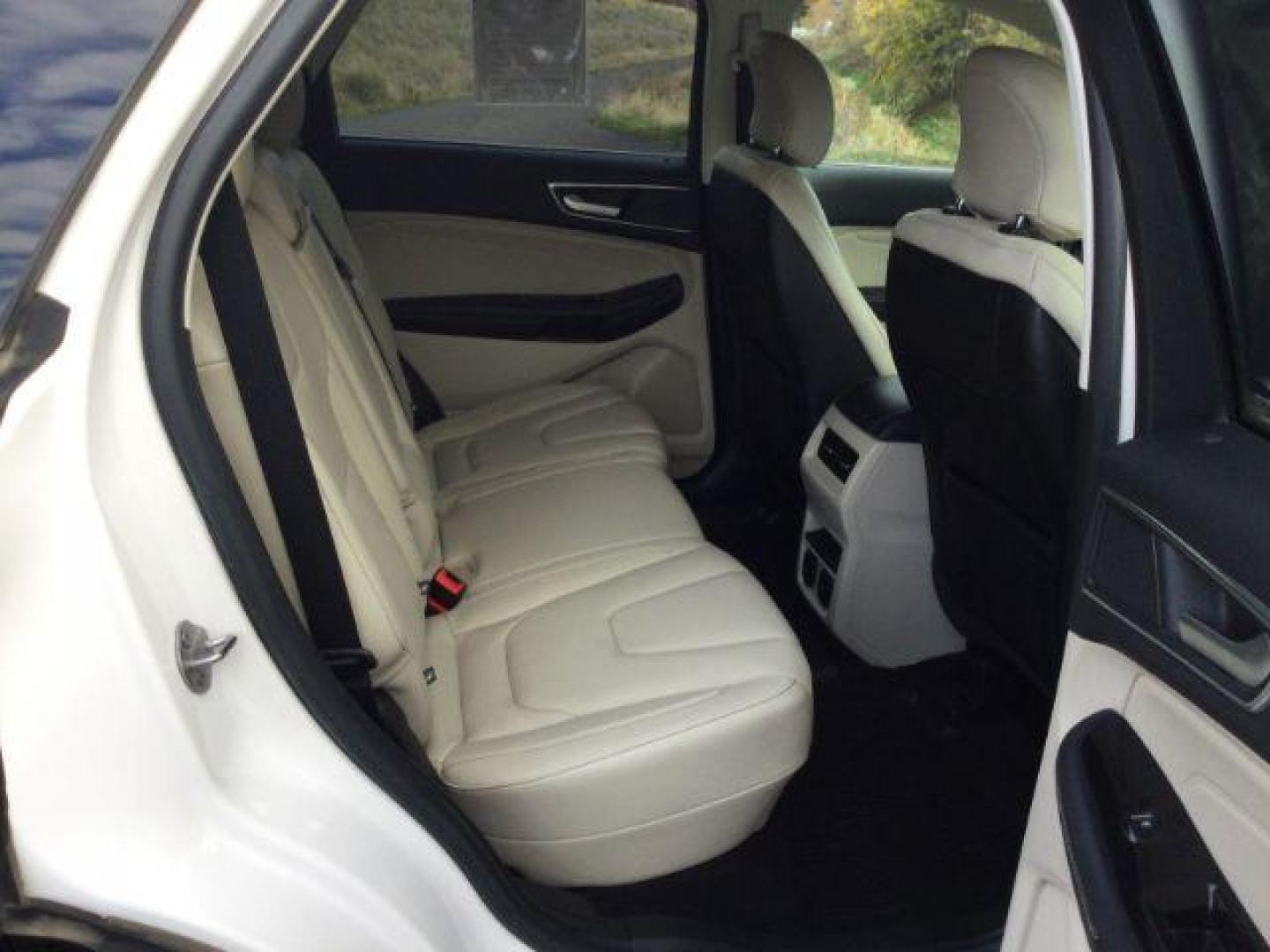 2019 White Platinum Tri-Coat Metallic /Ceramic, premium leather Ford Edge Titanium AWD (2FMPK4K98KB) with an 2.0L L4 DOHC 16V engine, 8-Speed Automatic transmission, located at 1801 Main Street, Lewiston, 83501, (208) 743-9371, 46.417065, -117.004799 - Photo#21