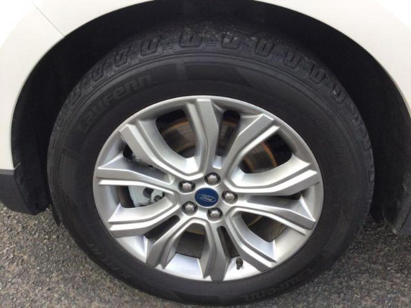 2019 White Platinum Tri-Coat Metallic /Ceramic, premium leather Ford Edge Titanium AWD (2FMPK4K98KB) with an 2.0L L4 DOHC 16V engine, 8-Speed Automatic transmission, located at 1801 Main Street, Lewiston, 83501, (208) 743-9371, 46.417065, -117.004799 - Photo#23