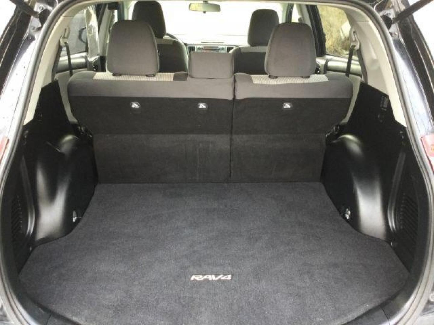 2015 Toyota RAV4 LE (2T3BFREV0FW) with an 2.5L I-4 DOHC engine, located at 1801 Main Street, Lewiston, 83501, (208) 743-9371, 46.417065, -117.004799 - Photo#9