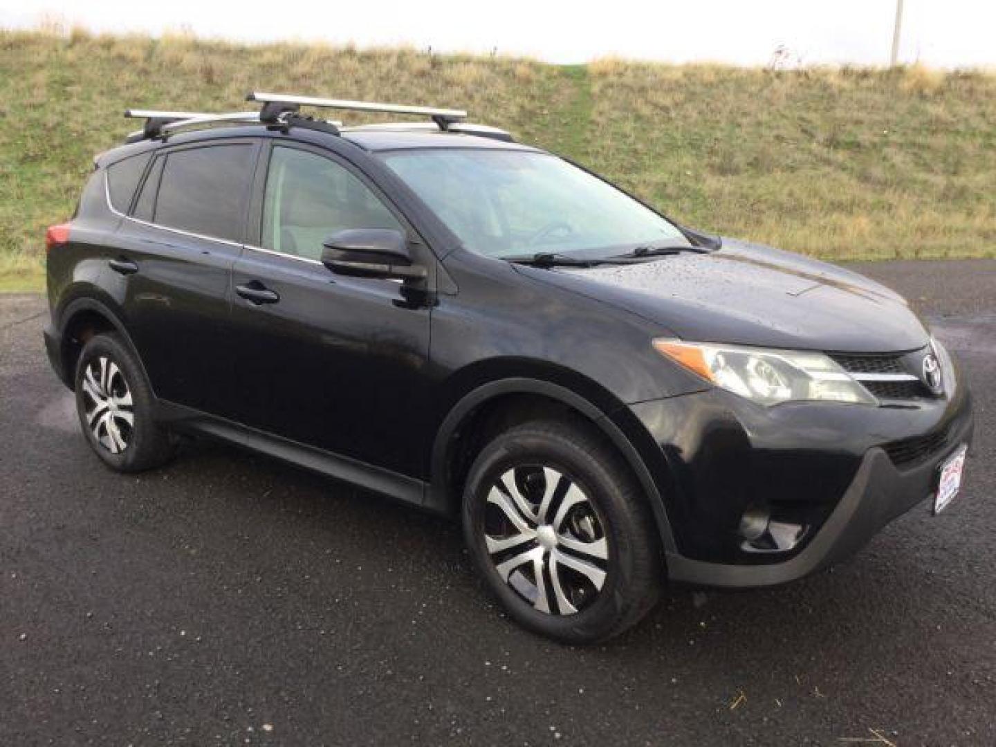 2015 Toyota RAV4 LE (2T3BFREV0FW) with an 2.5L I-4 DOHC engine, located at 1801 Main Street, Lewiston, 83501, (208) 743-9371, 46.417065, -117.004799 - Photo#14