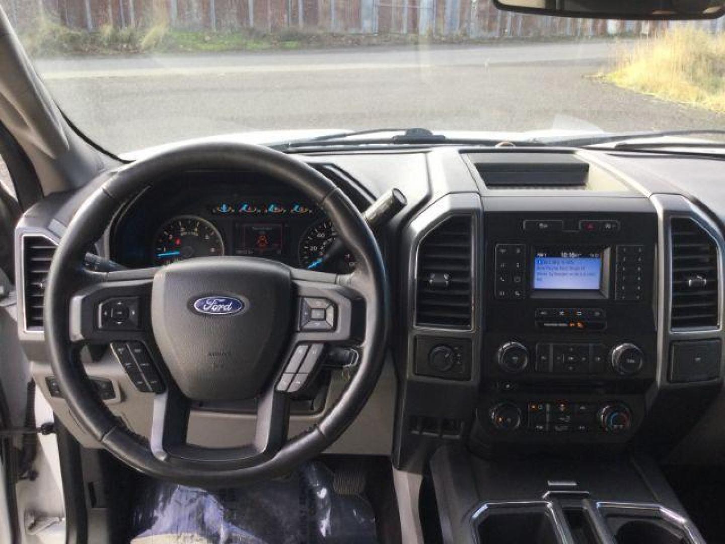 2018 Oxford White /Medium Earth Gray Ford F-150 XLT SuperCrew 6.5ft bed 4WD (1FTFW1EG4JK) with an EcoBoost 3.5L V-6 port/direct injection engine, 10-speed automatic transmission, located at 1801 Main Street, Lewiston, 83501, (208) 743-9371, 46.417065, -117.004799 - Photo#6
