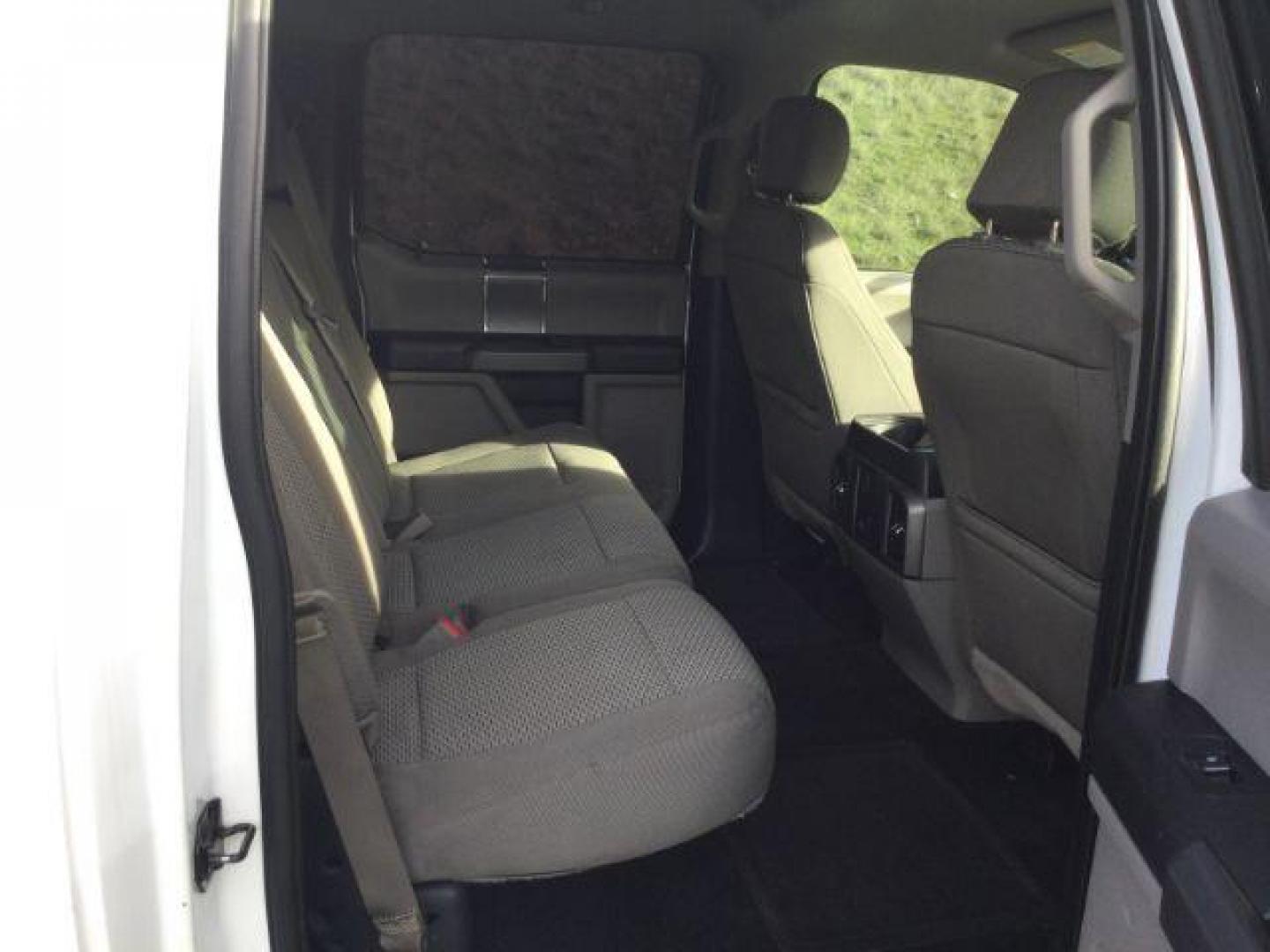 2018 Oxford White /Medium Earth Gray Ford F-150 XLT SuperCrew 6.5ft bed 4WD (1FTFW1EG4JK) with an EcoBoost 3.5L V-6 port/direct injection engine, 10-speed automatic transmission, located at 1801 Main Street, Lewiston, 83501, (208) 743-9371, 46.417065, -117.004799 - Photo#11