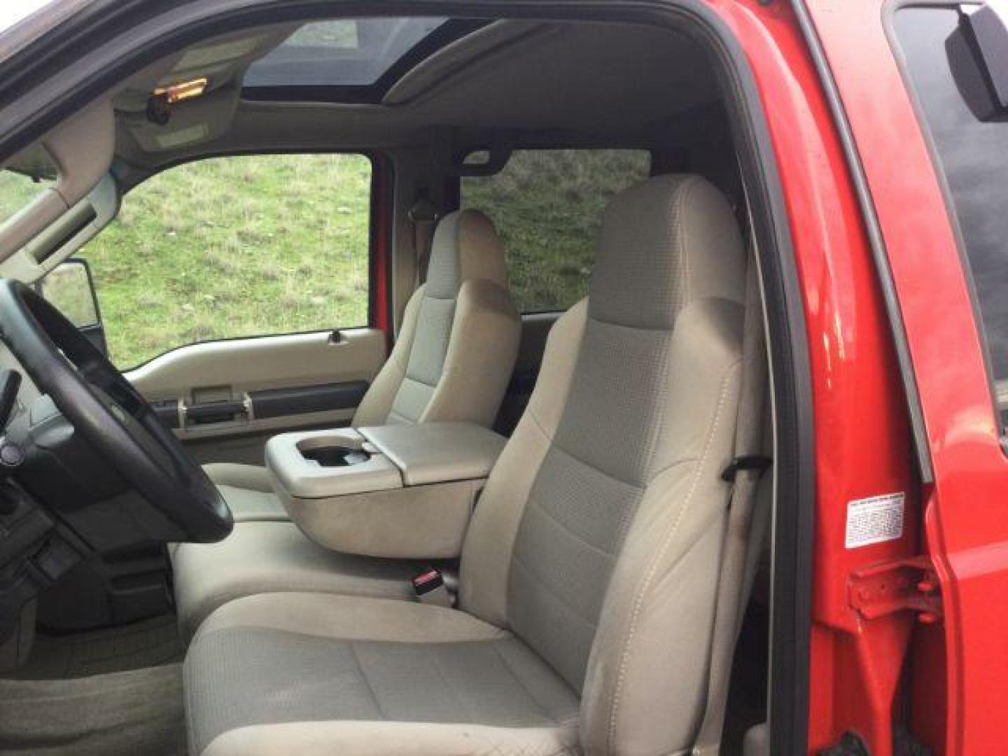 2008 RED /Medium Stone Ford F-350 XLT Crew Cab 4WD (1FTWW31R88E) with an 6.4L Powerstroke V8 engine, 5-Speed Automatic transmission, located at 1801 Main Street, Lewiston, 83501, (208) 743-9371, 46.417065, -117.004799 - Photo#4