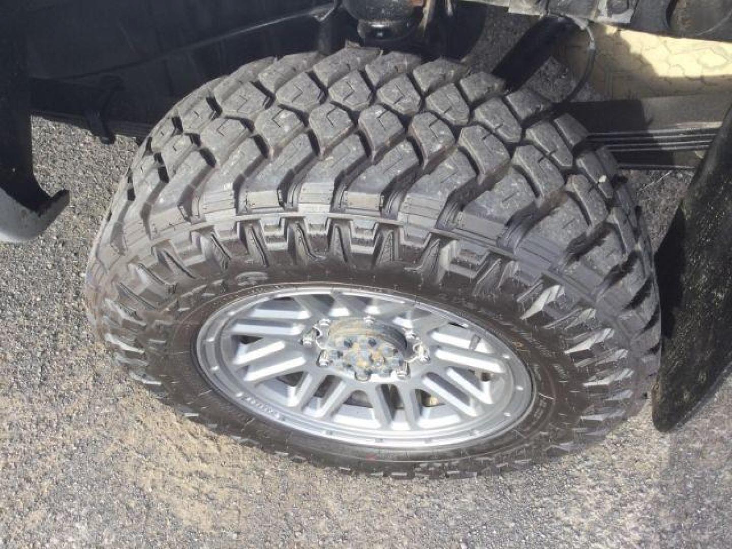 2012 Silver Ice Metallic /Ebony Chevrolet Silverado 2500HD LTZ (1GC1KYE82CF) with an Duramax 6.6L V-8 diesel direct injection engine, 6-Speed Automatic transmission, located at 1801 Main Street, Lewiston, 83501, (208) 743-9371, 46.417065, -117.004799 - Photo#11