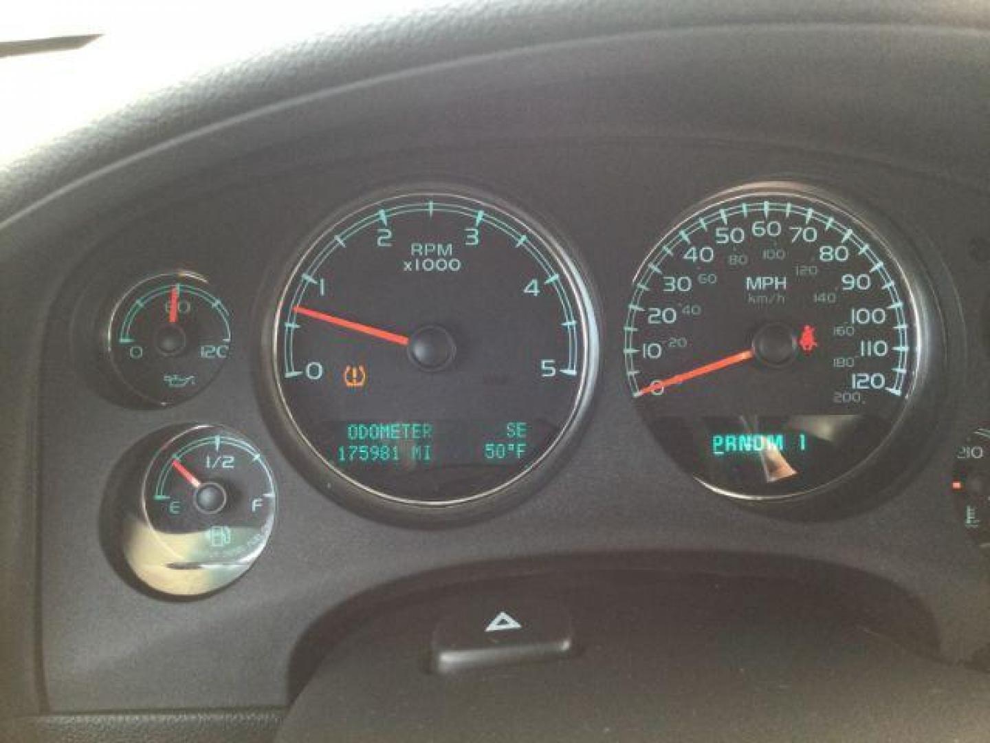 2012 Silver Ice Metallic /Ebony Chevrolet Silverado 2500HD LTZ (1GC1KYE82CF) with an Duramax 6.6L V-8 diesel direct injection engine, 6-Speed Automatic transmission, located at 1801 Main Street, Lewiston, 83501, (208) 743-9371, 46.417065, -117.004799 - Photo#15