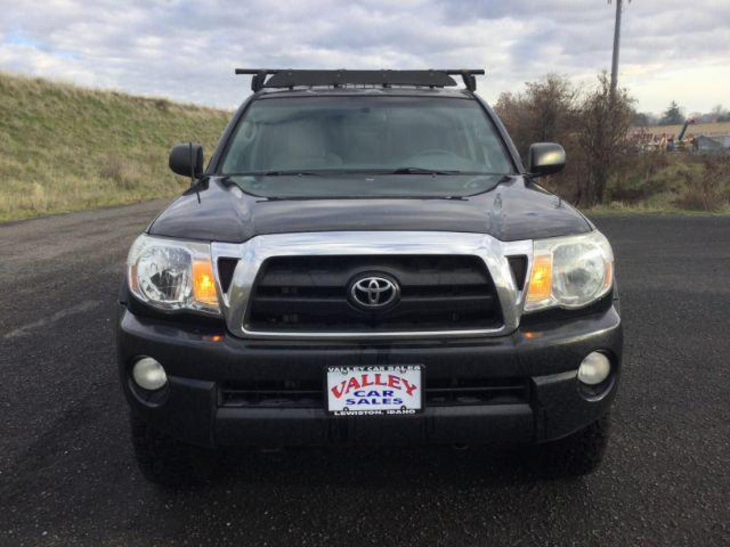 2006 Black Sand Pearl /Graphite Toyota Tacoma TRD Off Road Double Cab 4x4 (5TELU42N76Z) with an 4L V-6 DOHC engine, 6-Speed Manual Transmission transmission, located at 1801 Main Street, Lewiston, 83501, (208) 743-9371, 46.417065, -117.004799 - Photo#13