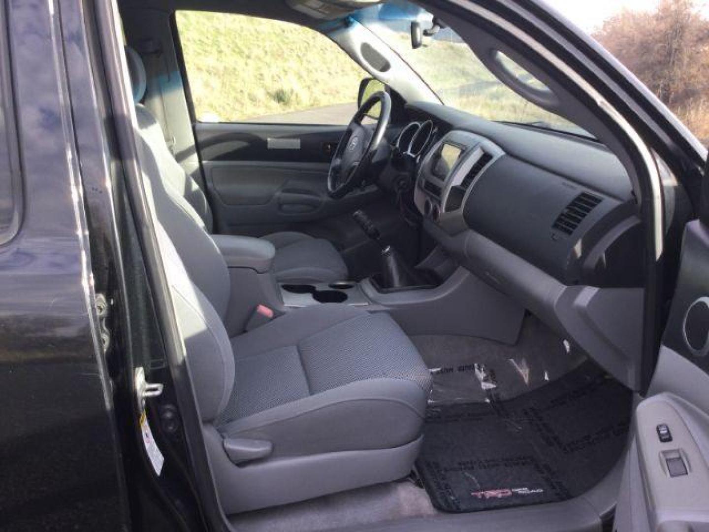 2006 Black Sand Pearl /Graphite Toyota Tacoma TRD Off Road Double Cab 4x4 (5TELU42N76Z) with an 4L V-6 DOHC engine, 6-Speed Manual Transmission transmission, located at 1801 Main Street, Lewiston, 83501, (208) 743-9371, 46.417065, -117.004799 - Photo#17