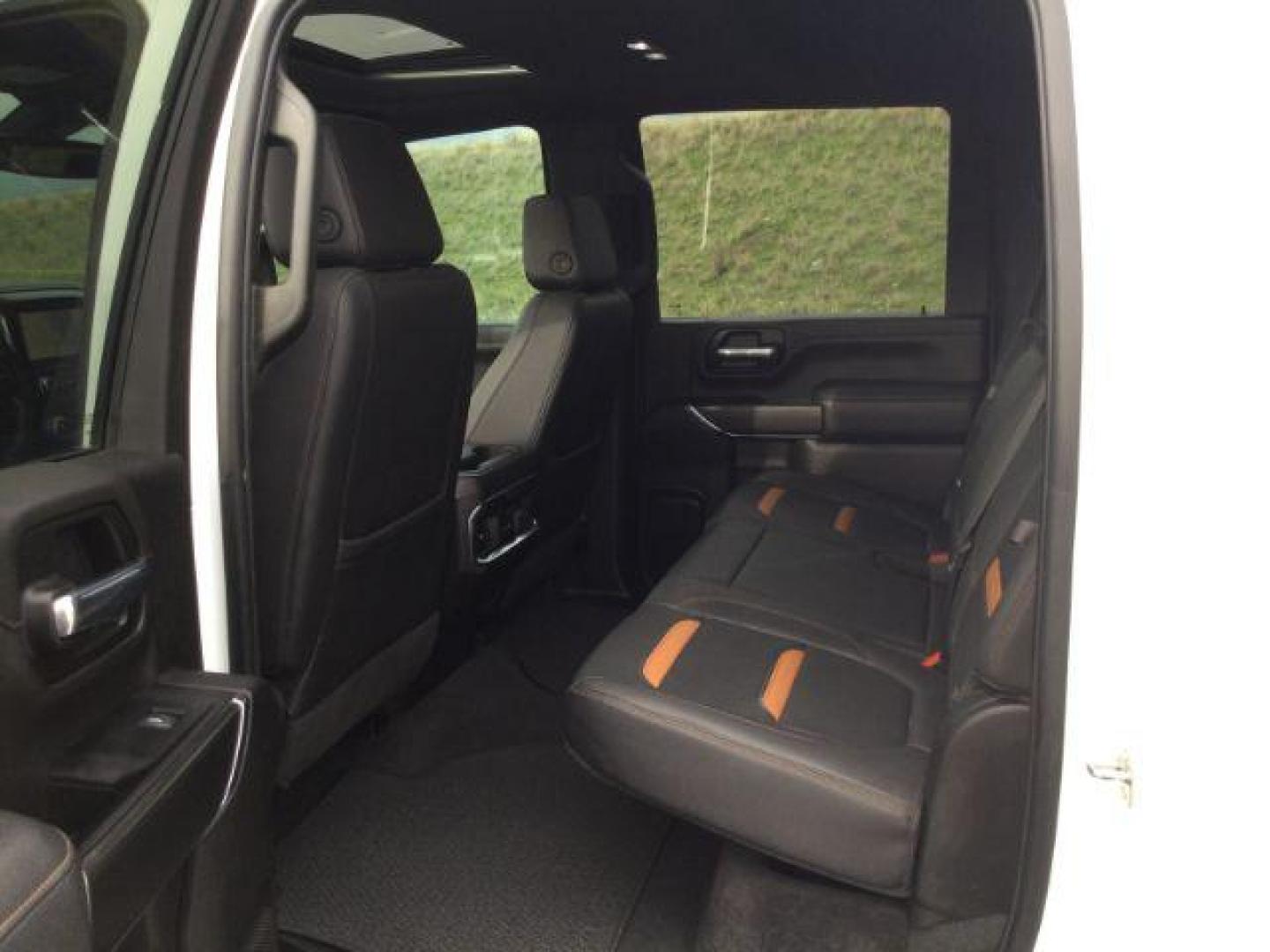 2022 Summit White /Jet Black w/Kalahari Accents GMC Sierra 3500HD 4WD Crew Cab Standard Bed AT4 (1GT49VEY0NF) with an Duramax 6.6L V-8 diesel direct injection engine, 10-speed automatic transmission, located at 1801 Main Street, Lewiston, 83501, (208) 743-9371, 46.417065, -117.004799 - Photo#6