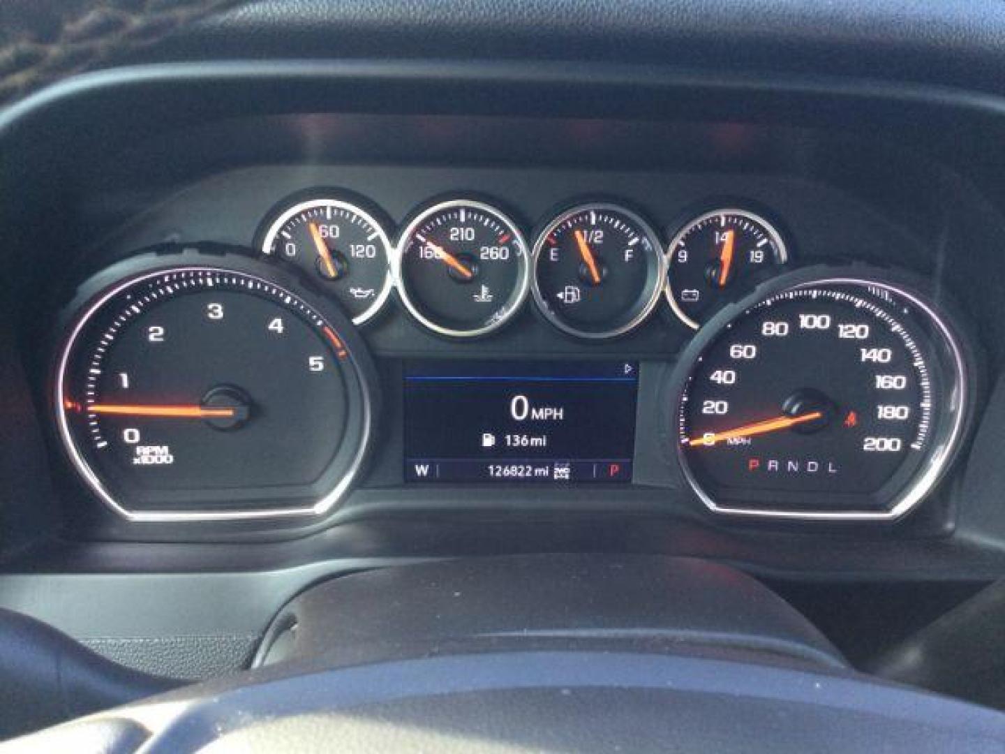 2022 Summit White /Jet Black Chevrolet Silverado 3500HD 4WD Crew Cab Long Bed LT (1GC4YTEY4NF) with an Duramax 6.6L V-8 diesel direct injection engine, 10-speed automatic transmission, located at 1801 Main Street, Lewiston, 83501, (208) 743-9371, 46.417065, -117.004799 - Photo#10