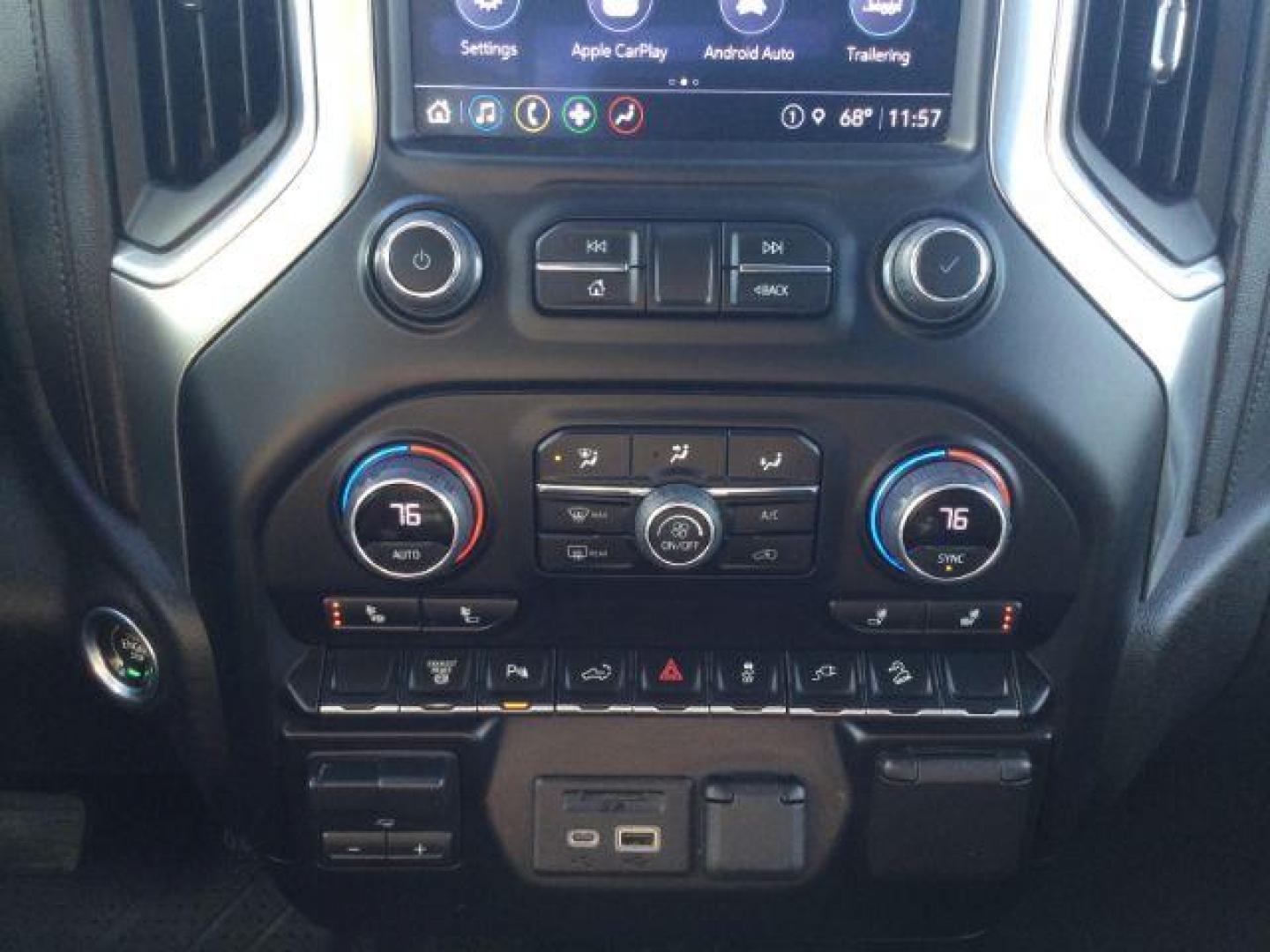 2022 Summit White /Jet Black Chevrolet Silverado 3500HD 4WD Crew Cab Long Bed LT (1GC4YTEY4NF) with an Duramax 6.6L V-8 diesel direct injection engine, 10-speed automatic transmission, located at 1801 Main Street, Lewiston, 83501, (208) 743-9371, 46.417065, -117.004799 - Photo#11