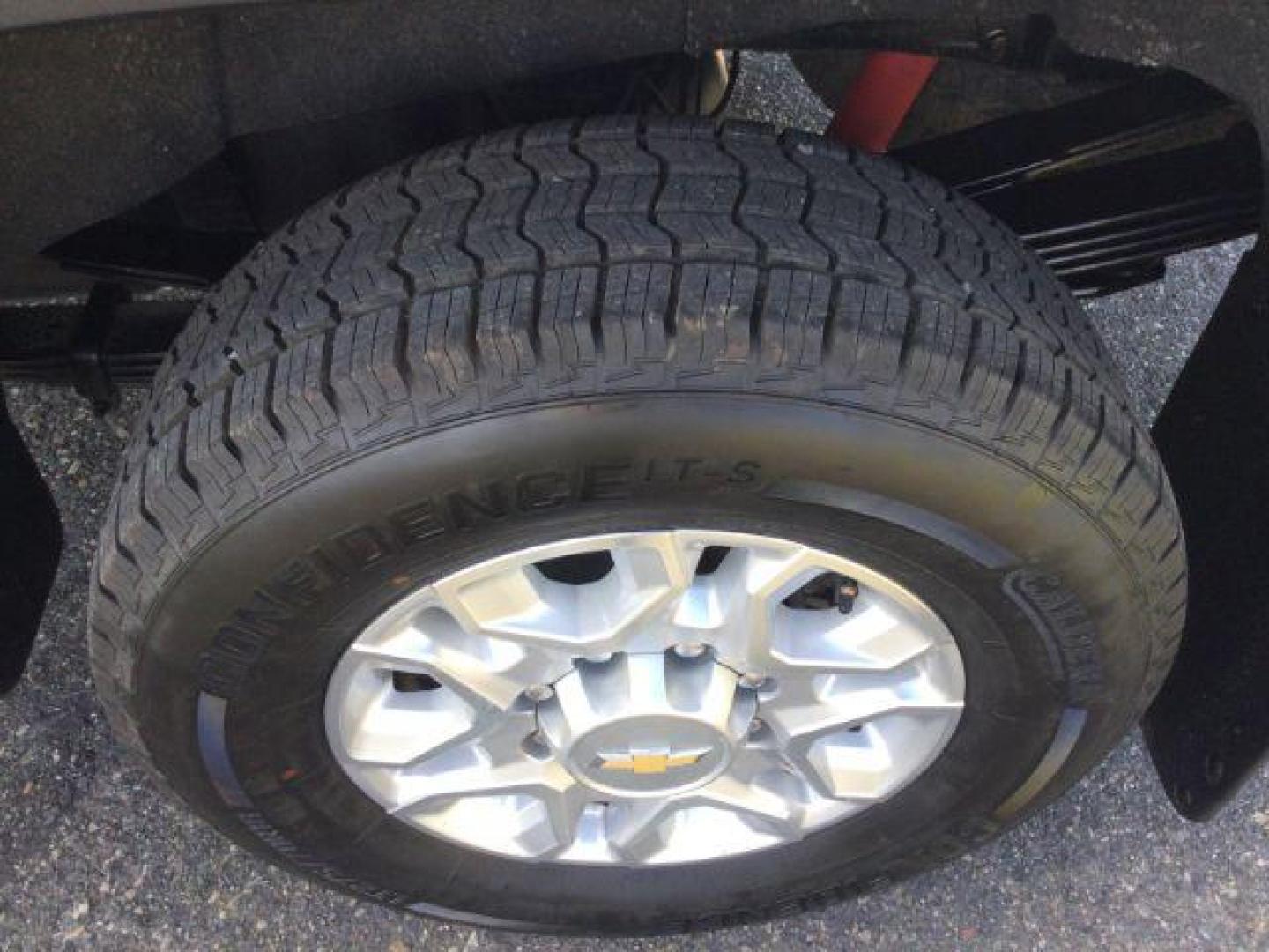 2022 Summit White /Jet Black Chevrolet Silverado 3500HD 4WD Crew Cab Long Bed LT (1GC4YTEY4NF) with an Duramax 6.6L V-8 diesel direct injection engine, 10-speed automatic transmission, located at 1801 Main Street, Lewiston, 83501, (208) 743-9371, 46.417065, -117.004799 - Photo#20