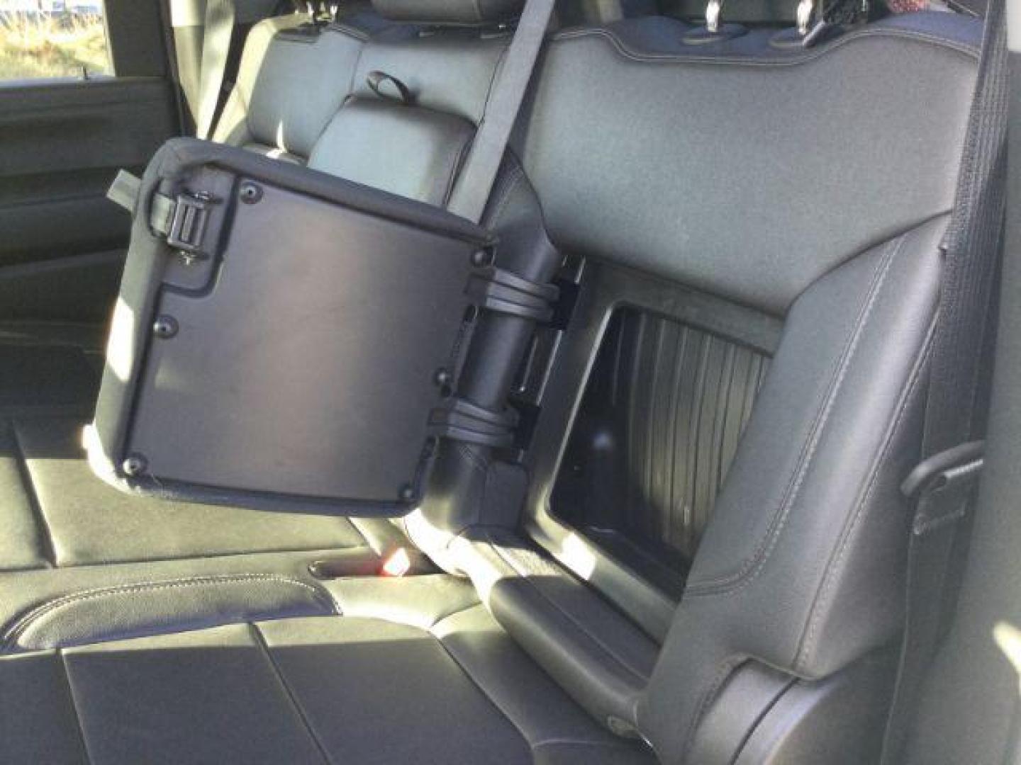 2022 Summit White /Jet Black Chevrolet Silverado 3500HD 4WD Crew Cab Long Bed LT (1GC4YTEY4NF) with an Duramax 6.6L V-8 diesel direct injection engine, 10-speed automatic transmission, located at 1801 Main Street, Lewiston, 83501, (208) 743-9371, 46.417065, -117.004799 - Photo#21