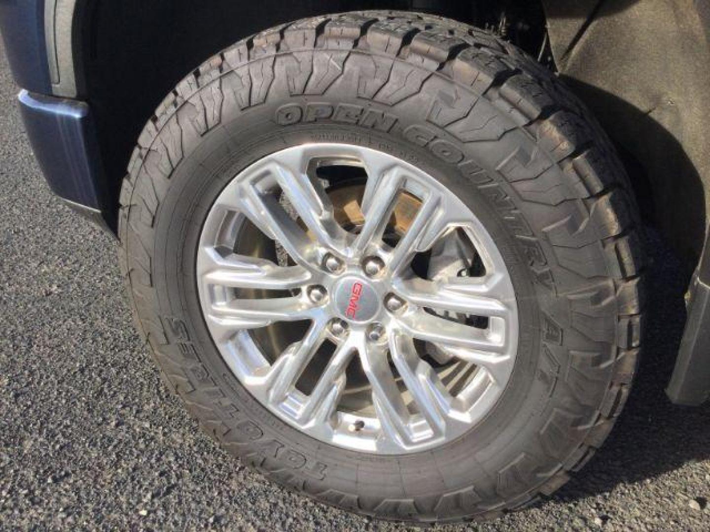 2020 Pacific Blue Metallic /Black Cloth GMC Sierra 1500 4WD Crew Cab Short Box (1GTP9AEKXLZ) with an 2.7L 4 cylinder engine, 8-Speed Automatic transmission, located at 1801 Main Street, Lewiston, 83501, (208) 743-9371, 46.417065, -117.004799 - Photo#13