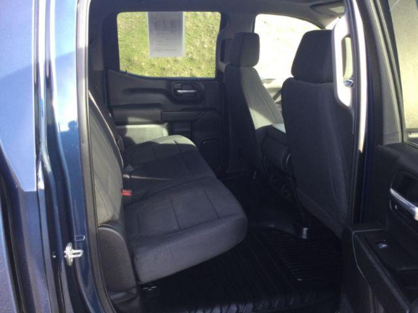 2020 Pacific Blue Metallic /Black Cloth GMC Sierra 1500 4WD Crew Cab Short Box (1GTP9AEKXLZ) with an 2.7L 4 cylinder engine, 8-Speed Automatic transmission, located at 1801 Main Street, Lewiston, 83501, (208) 743-9371, 46.417065, -117.004799 - Photo#16