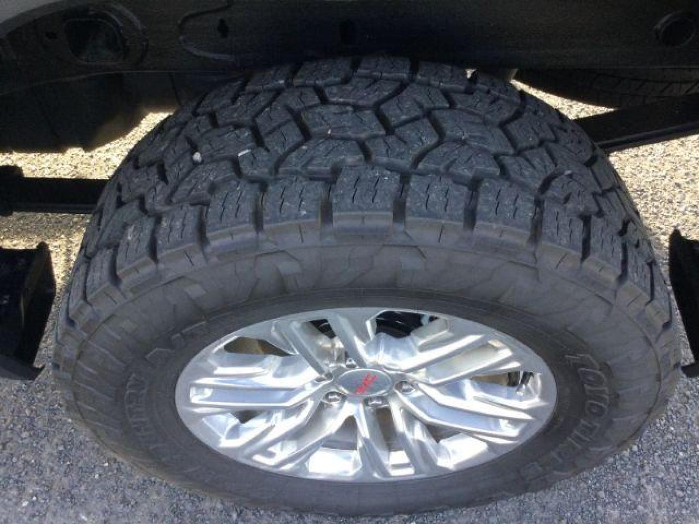 2020 Pacific Blue Metallic /Black Cloth GMC Sierra 1500 4WD Crew Cab Short Box (1GTP9AEKXLZ) with an 2.7L 4 cylinder engine, 8-Speed Automatic transmission, located at 1801 Main Street, Lewiston, 83501, (208) 743-9371, 46.417065, -117.004799 - Photo#21