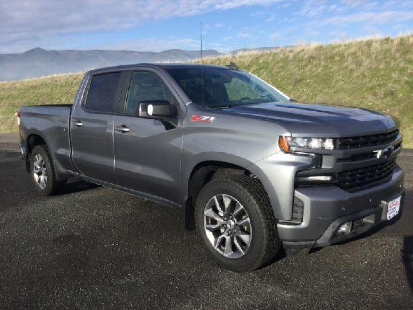 2021 Shadow Gray Metallic /Black Leather Chevrolet Silverado 1500 4WD Crew Cab Standard Bed RST (3GCUYEED8MG) with an EcoTec3 5.3L V-8 gasoline direct injection engine, 8-Speed Automatic transmission, located at 1801 Main Street, Lewiston, 83501, (208) 743-9371, 46.417065, -117.004799 - Photo#0