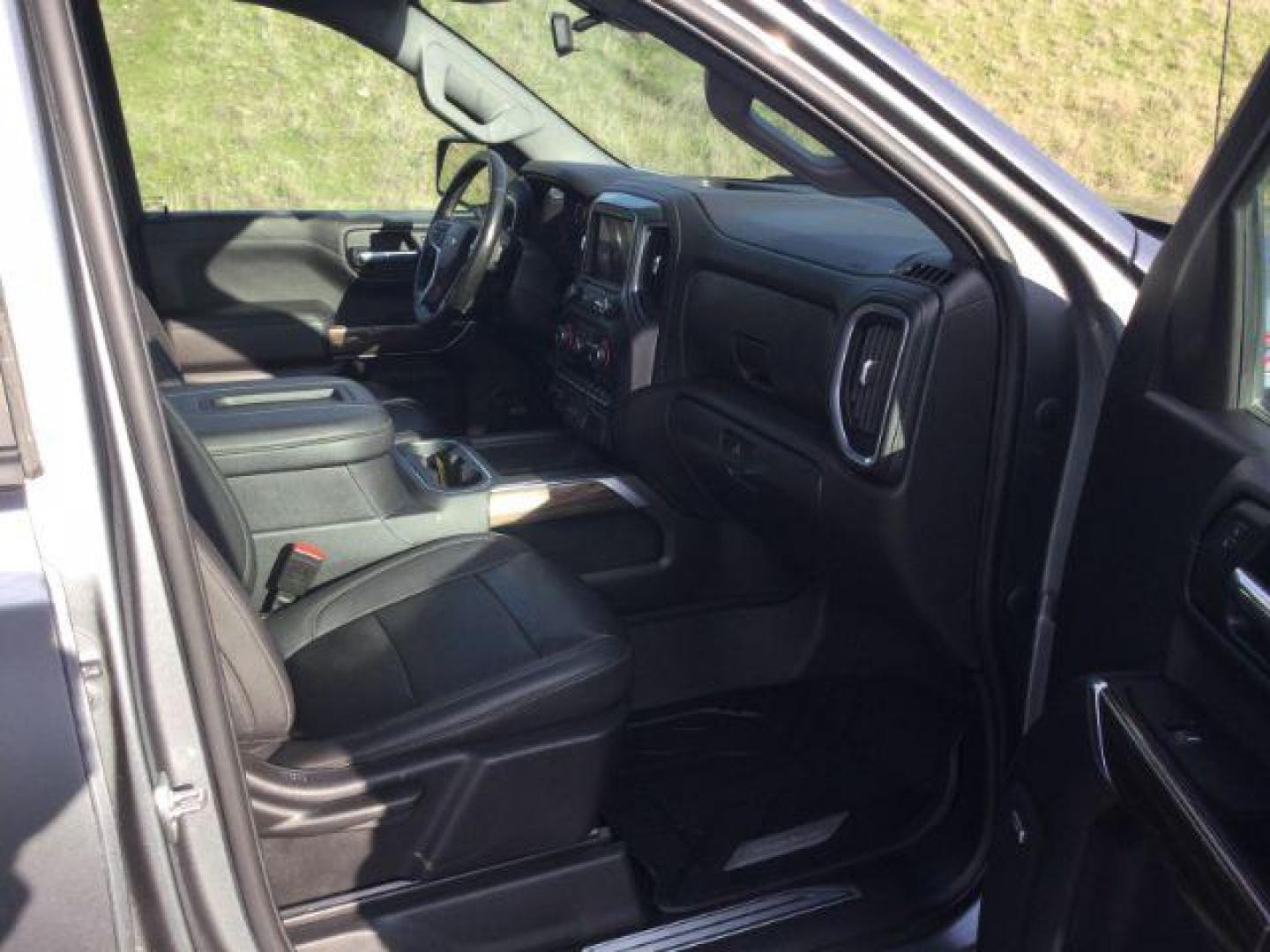 2021 Shadow Gray Metallic /Black Leather Chevrolet Silverado 1500 4WD Crew Cab Standard Bed RST (3GCUYEED8MG) with an EcoTec3 5.3L V-8 gasoline direct injection engine, 8-Speed Automatic transmission, located at 1801 Main Street, Lewiston, 83501, (208) 743-9371, 46.417065, -117.004799 - Photo#16