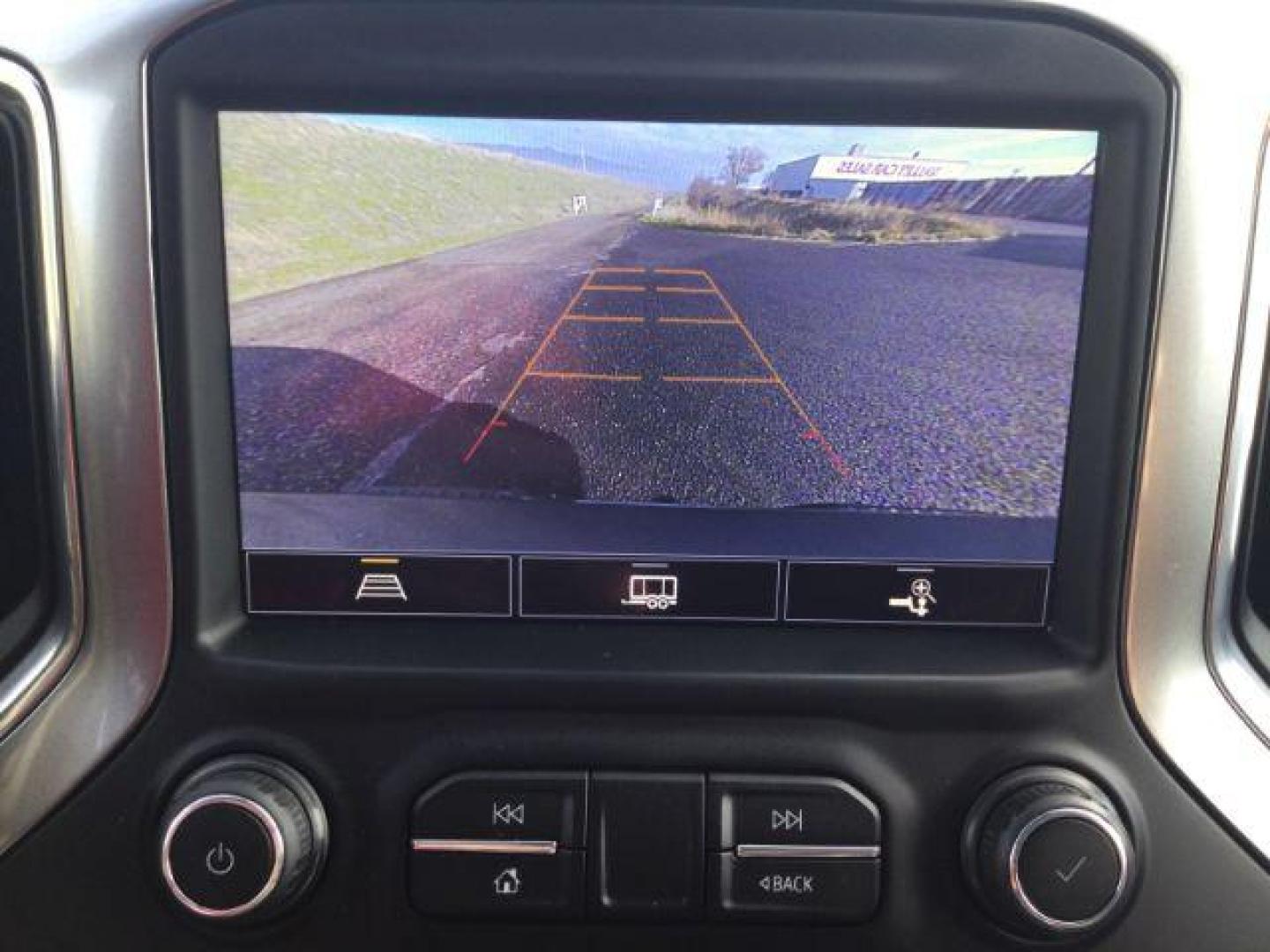 2021 Shadow Gray Metallic /Black Leather Chevrolet Silverado 1500 4WD Crew Cab Standard Bed RST (3GCUYEED8MG) with an EcoTec3 5.3L V-8 gasoline direct injection engine, 8-Speed Automatic transmission, located at 1801 Main Street, Lewiston, 83501, (208) 743-9371, 46.417065, -117.004799 - Photo#20