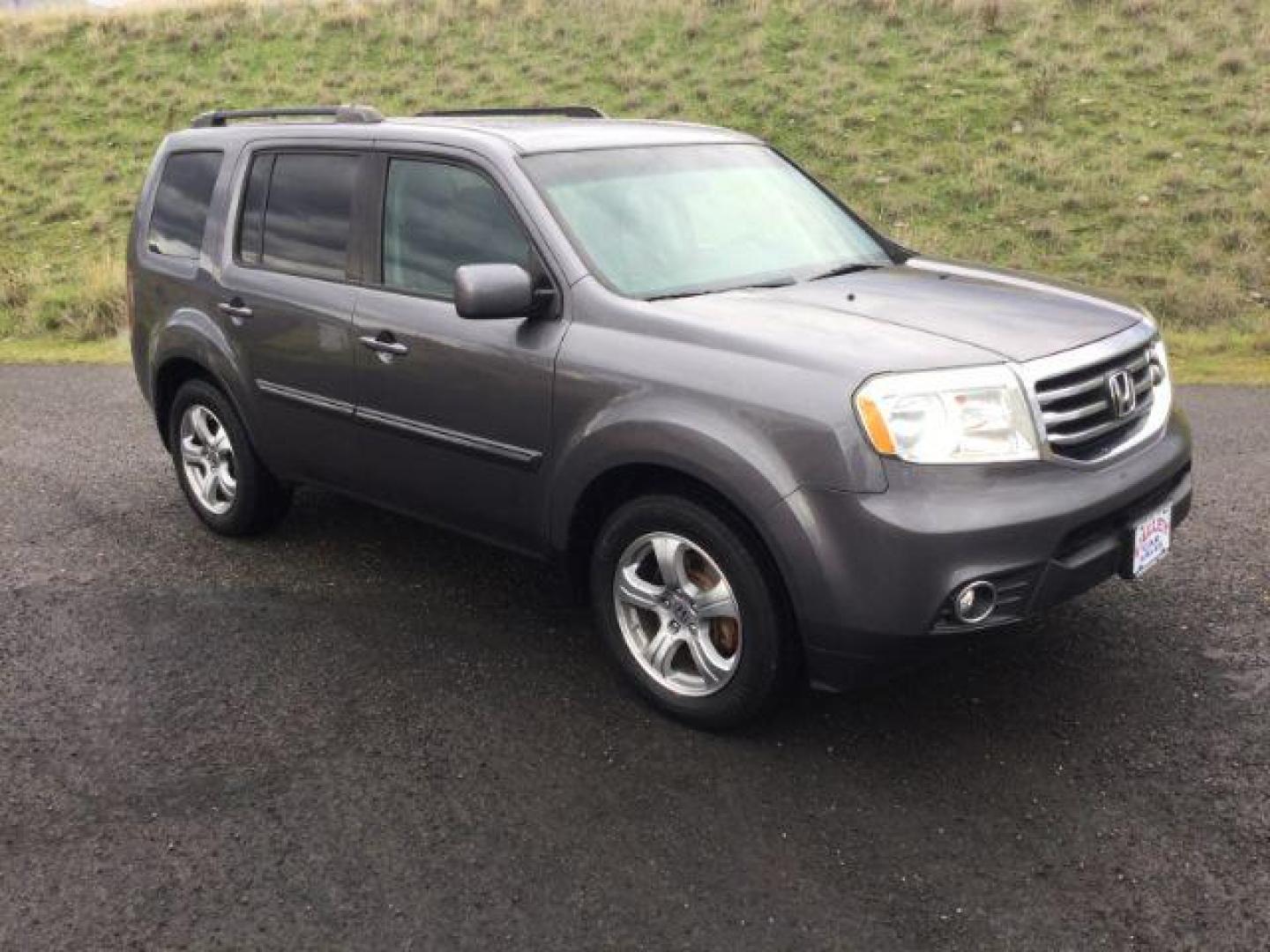 2015 Modern Steel Metallic /Black Honda Pilot EX-L (5FNYF4H79FB) with an 3.5L V-6 i-VTEC VCM variable valve control engine, 5-Speed Automatic transmission, located at 1801 Main Street, Lewiston, 83501, (208) 743-9371, 46.417065, -117.004799 - Photo#12