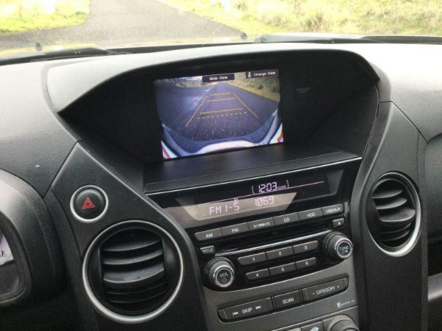 2015 Modern Steel Metallic /Black Honda Pilot EX-L (5FNYF4H79FB) with an 3.5L V-6 i-VTEC VCM variable valve control engine, 5-Speed Automatic transmission, located at 1801 Main Street, Lewiston, 83501, (208) 743-9371, 46.417065, -117.004799 - Photo#25