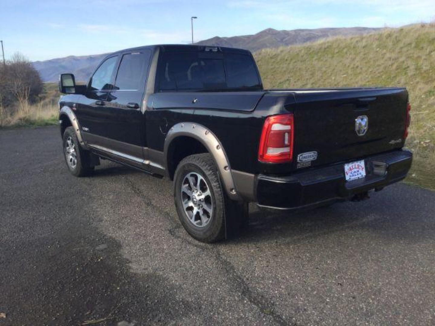 2023 Diamond Black Crystal Pearlcoat /Cattle Tan/Black Ram 2500 Limited Longhorn Crew Cab 4x4 6'4 Box (3C6UR5GLXPG) with an Cummins 6.7L I-6 diesel direct injection engine, 6-SPEED AUTOMATIC transmission, located at 1801 Main Street, Lewiston, 83501, (208) 743-9371, 46.417065, -117.004799 - Photo#2