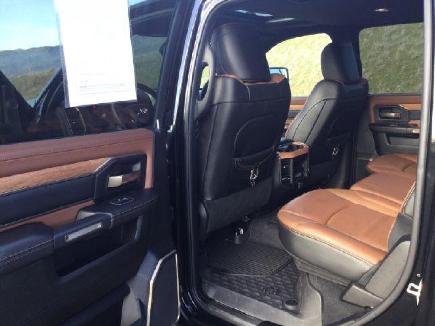 2023 Diamond Black Crystal Pearlcoat /Cattle Tan/Black Ram 2500 Limited Longhorn Crew Cab 4x4 6'4 Box (3C6UR5GLXPG) with an Cummins 6.7L I-6 diesel direct injection engine, 6-SPEED AUTOMATIC transmission, located at 1801 Main Street, Lewiston, 83501, (208) 743-9371, 46.417065, -117.004799 - Photo#5