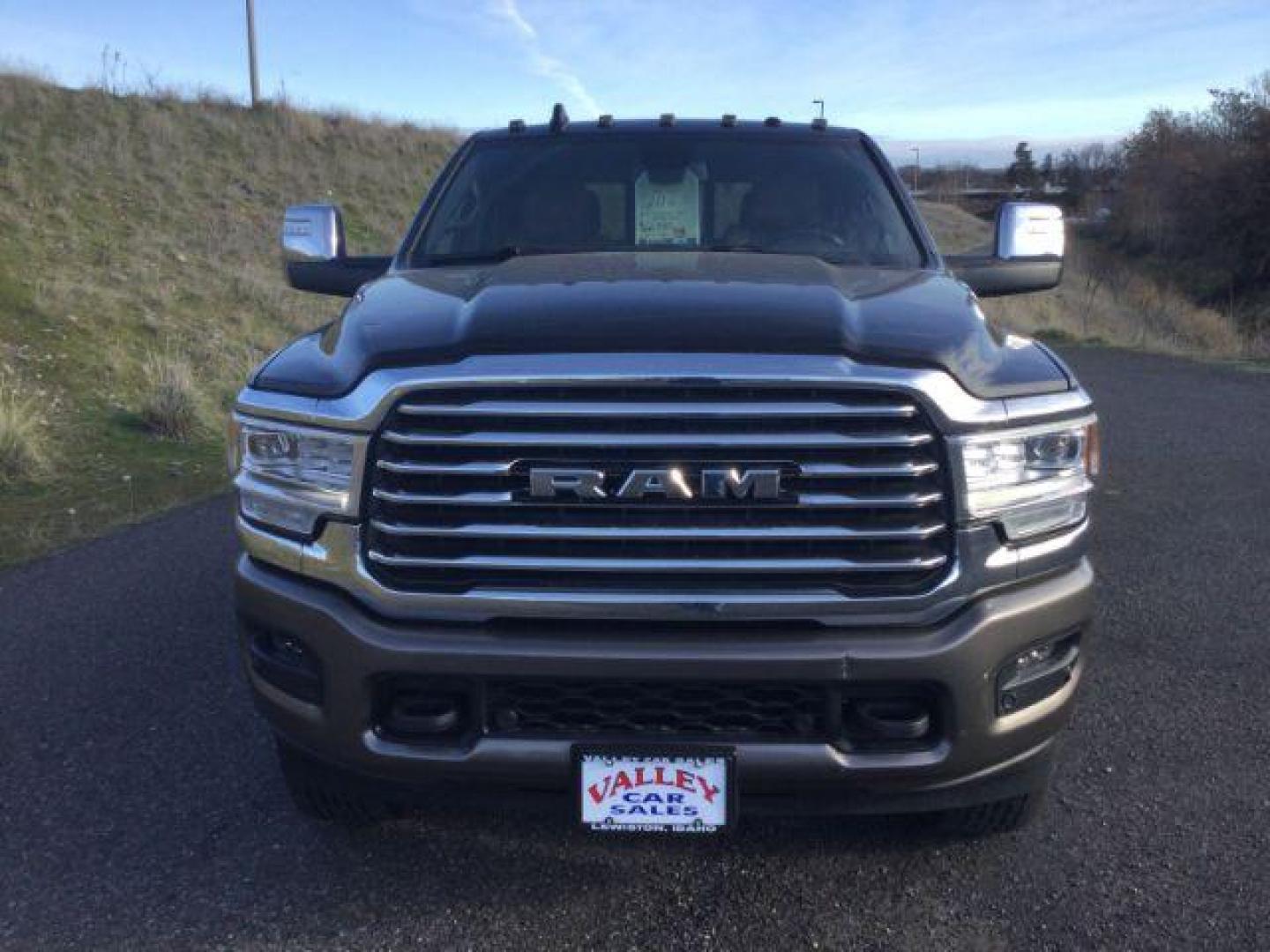 2023 Diamond Black Crystal Pearlcoat /Cattle Tan/Black Ram 2500 Limited Longhorn Crew Cab 4x4 6'4 Box (3C6UR5GLXPG) with an Cummins 6.7L I-6 diesel direct injection engine, 6-SPEED AUTOMATIC transmission, located at 1801 Main Street, Lewiston, 83501, (208) 743-9371, 46.417065, -117.004799 - Photo#10