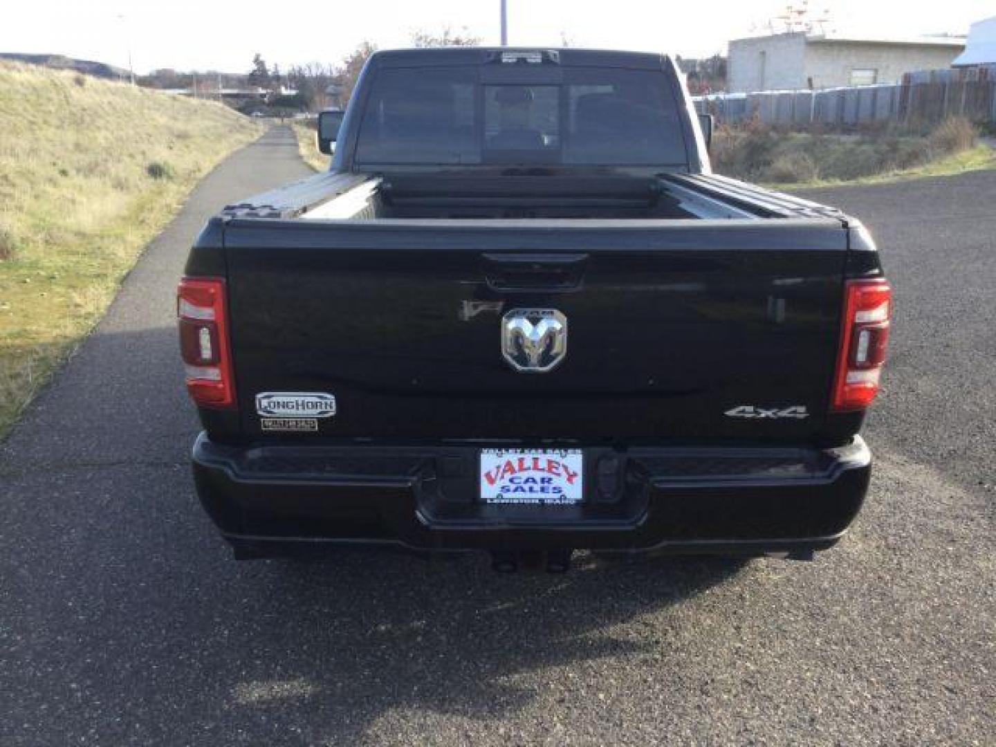 2023 Diamond Black Crystal Pearlcoat /Cattle Tan/Black Ram 2500 Limited Longhorn Crew Cab 4x4 6'4 Box (3C6UR5GLXPG) with an Cummins 6.7L I-6 diesel direct injection engine, 6-SPEED AUTOMATIC transmission, located at 1801 Main Street, Lewiston, 83501, (208) 743-9371, 46.417065, -117.004799 - Photo#13
