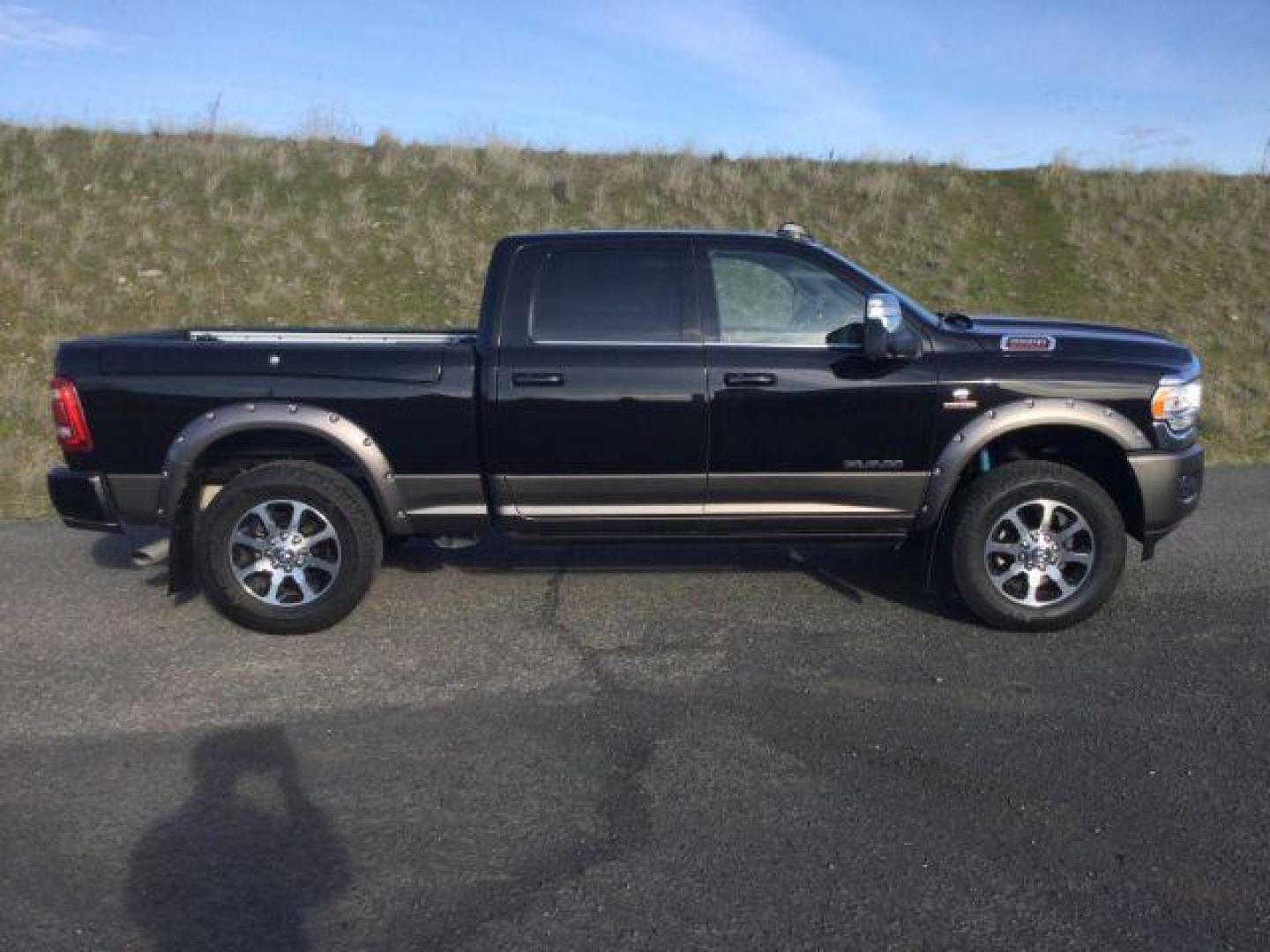 2023 Diamond Black Crystal Pearlcoat /Cattle Tan/Black Ram 2500 Limited Longhorn Crew Cab 4x4 6'4 Box (3C6UR5GLXPG) with an Cummins 6.7L I-6 diesel direct injection engine, 6-SPEED AUTOMATIC transmission, located at 1801 Main Street, Lewiston, 83501, (208) 743-9371, 46.417065, -117.004799 - Photo#16